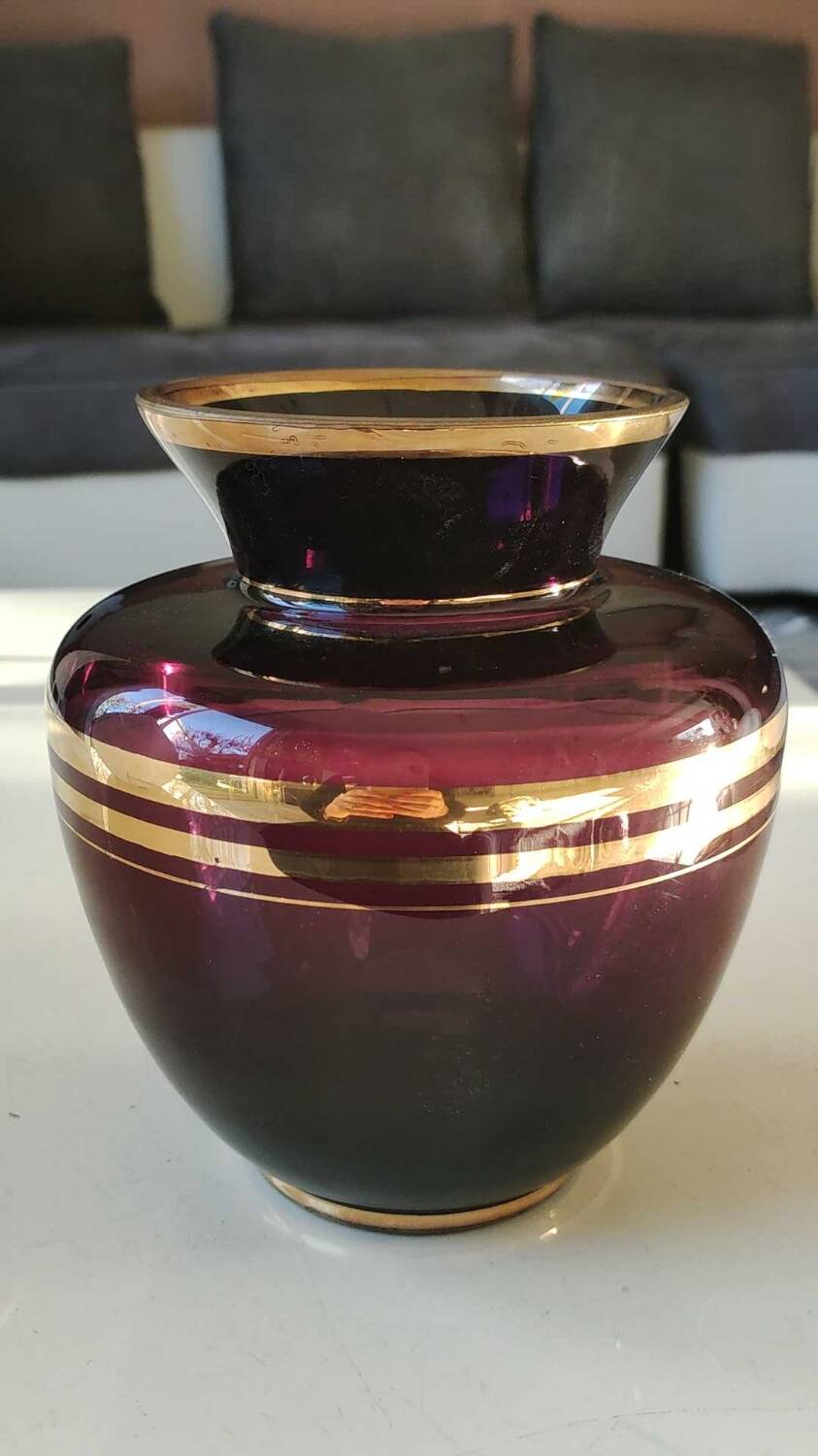 Verrerie Boom d’Anvers ball vase, Murano style. Amethyst color/Horizontal gold bands