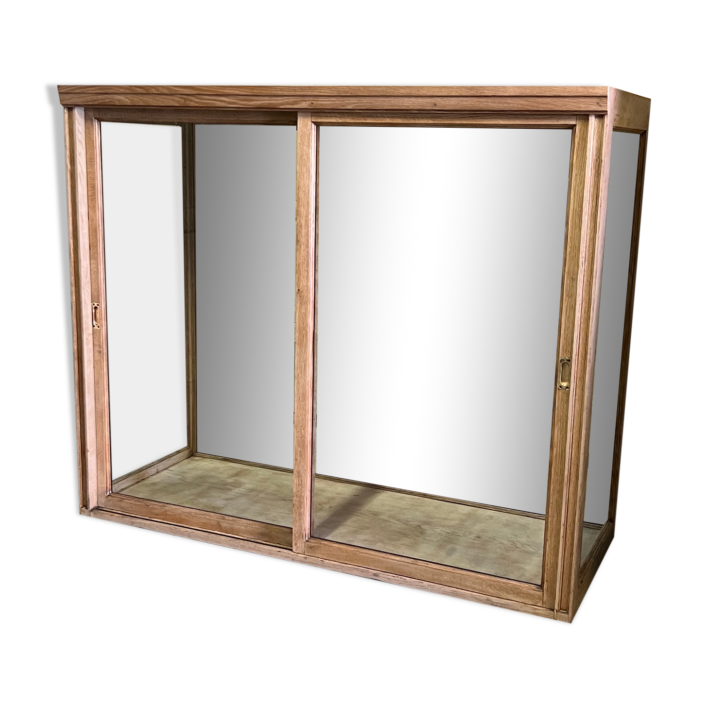 Former pastry shop window