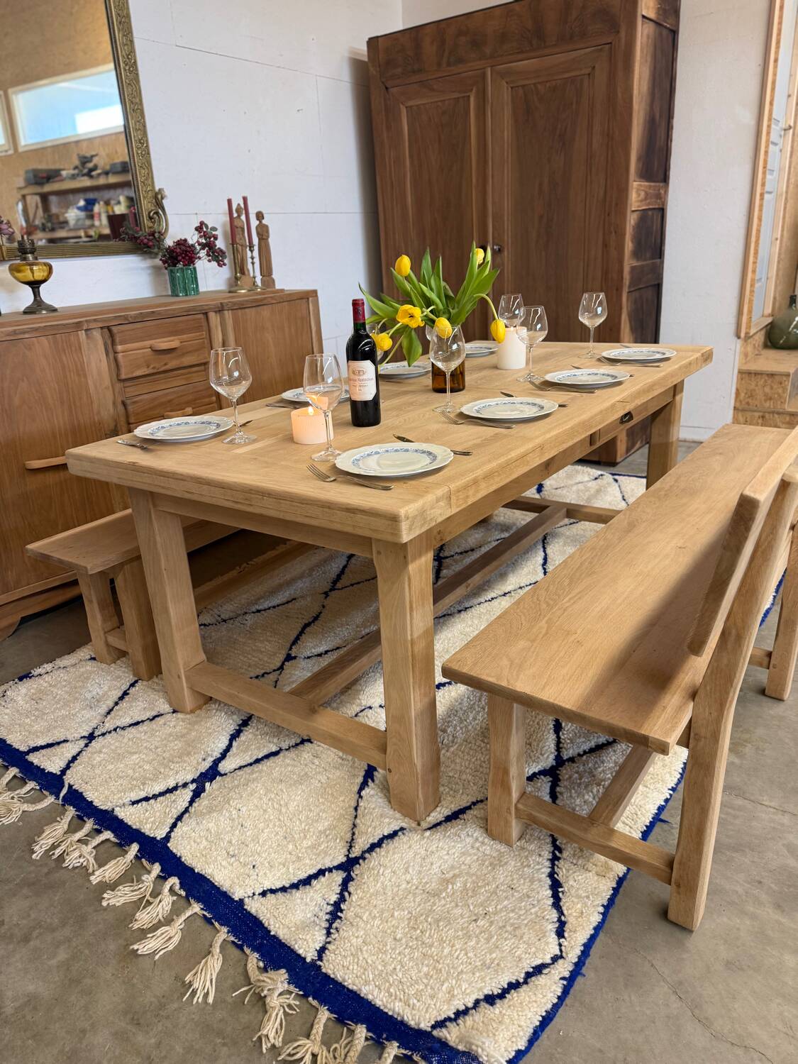 Solid oak extendable farmhouse table with 2 drawers.