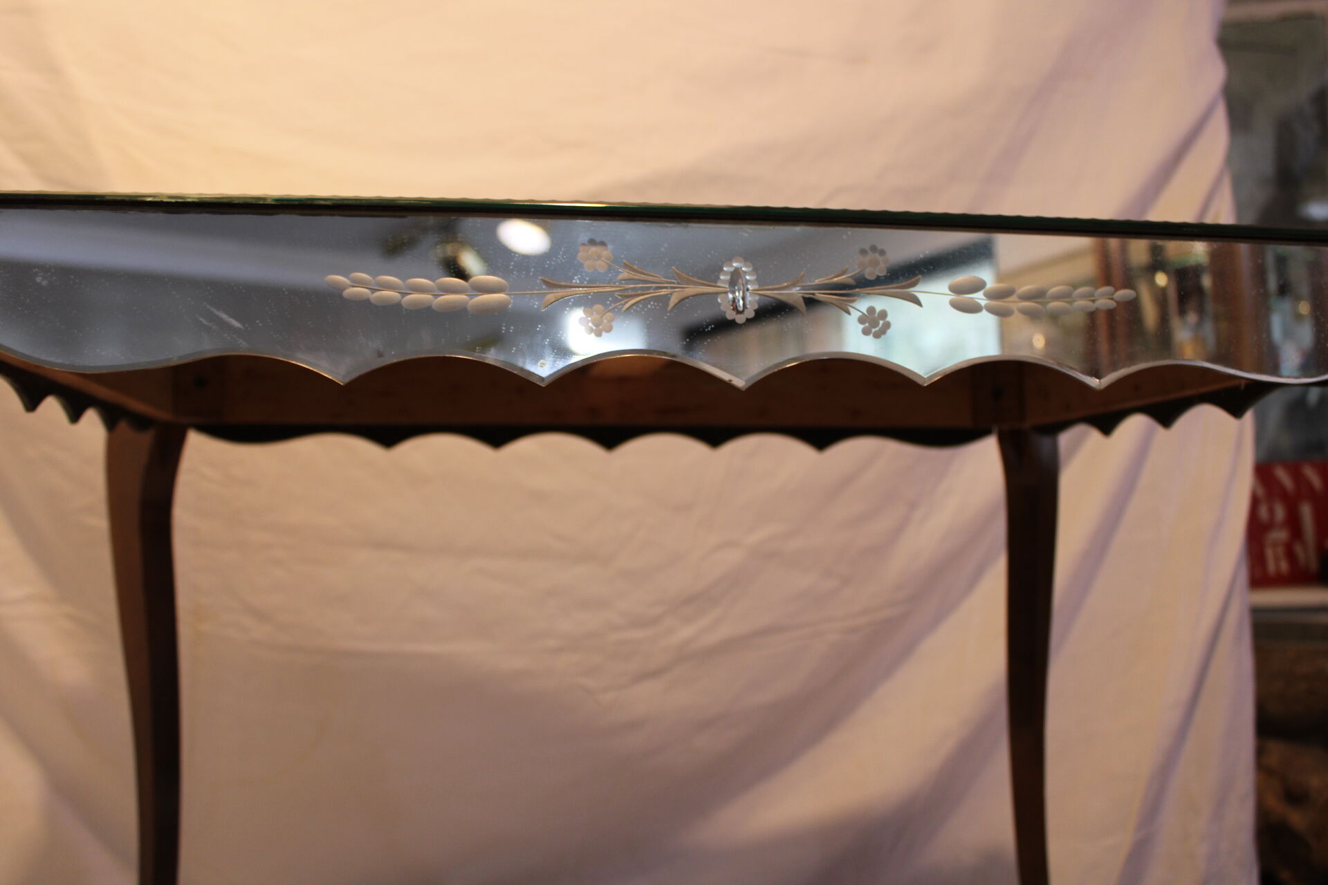 Mirrors coffee table