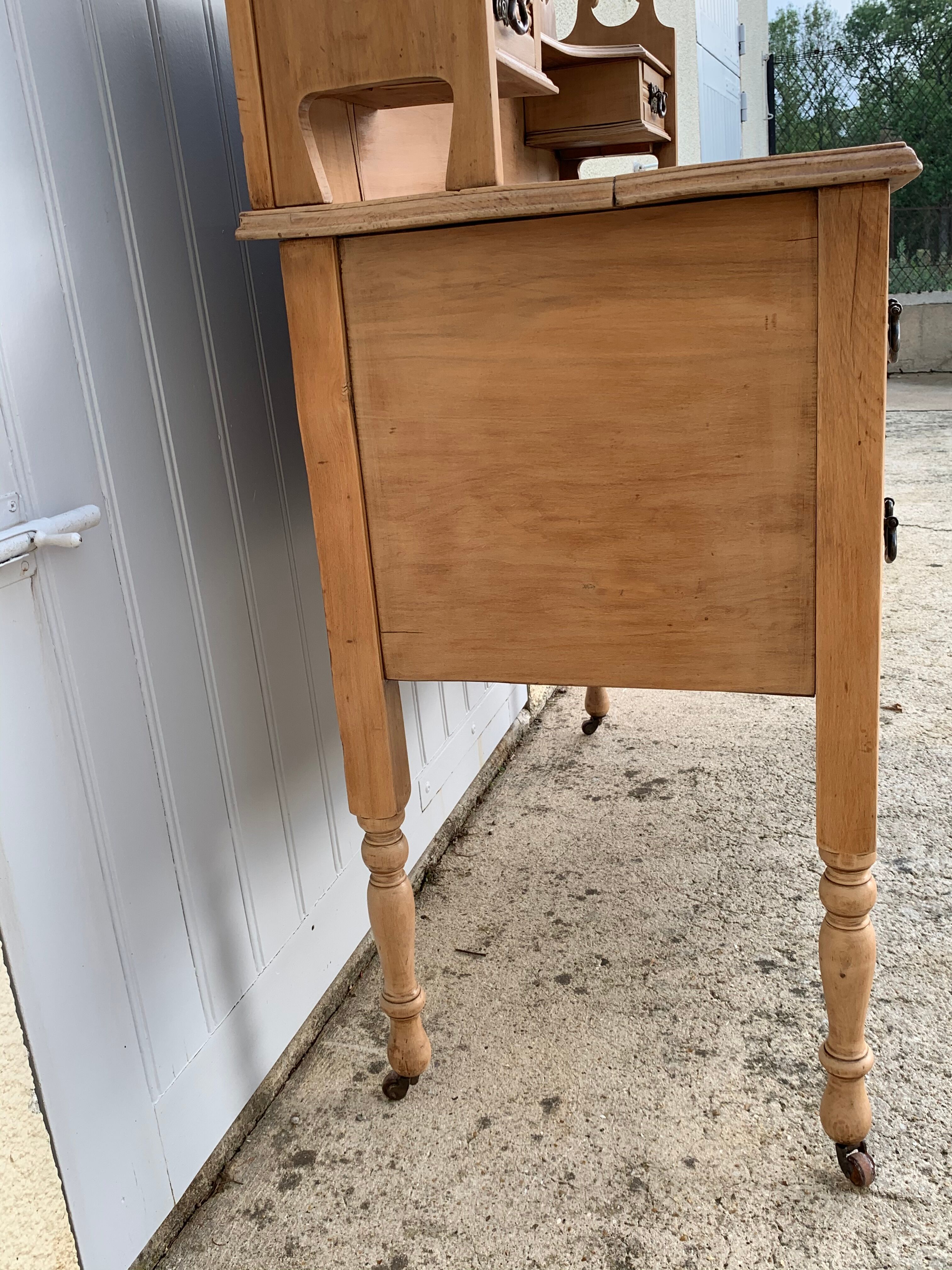 English dressing table 1900
