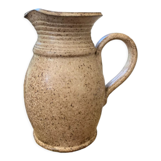 Sandstone pitcher