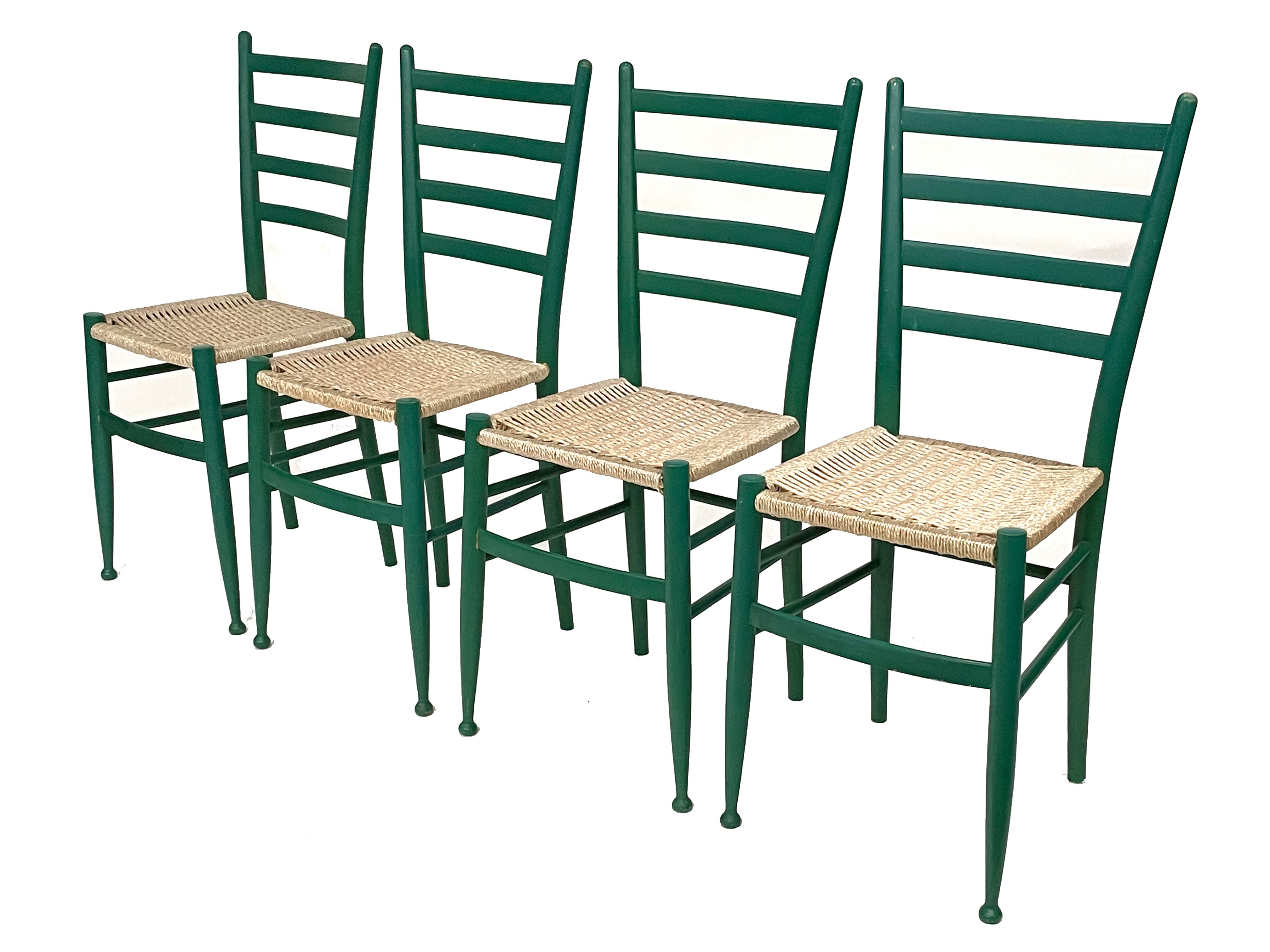Lot de 4 chaises en bois dans le modèle italien de Chiavari