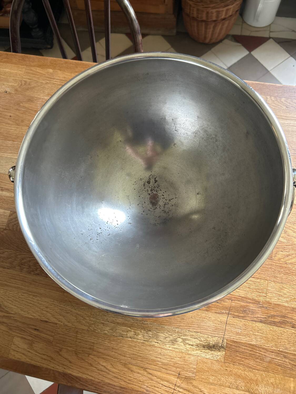 Silver metal champagne tub