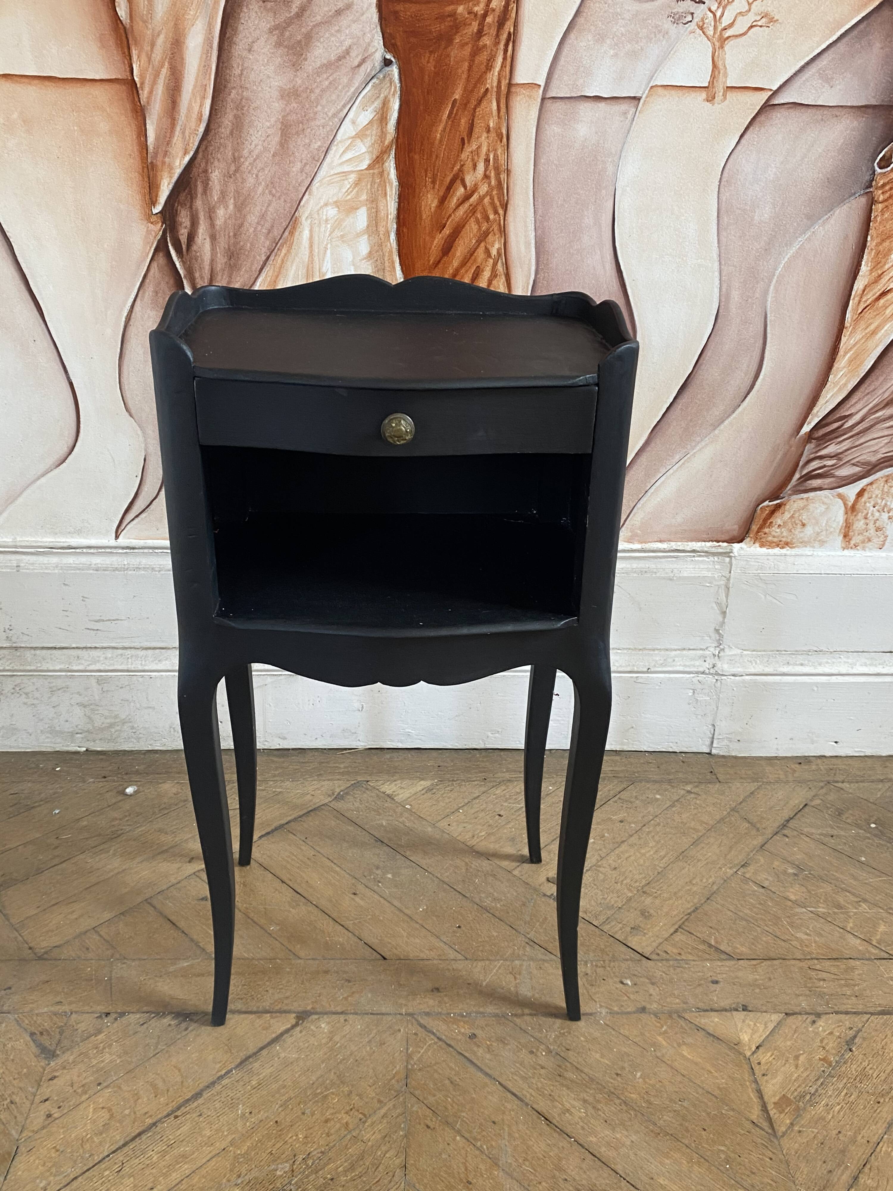 Louis 15 bedside table