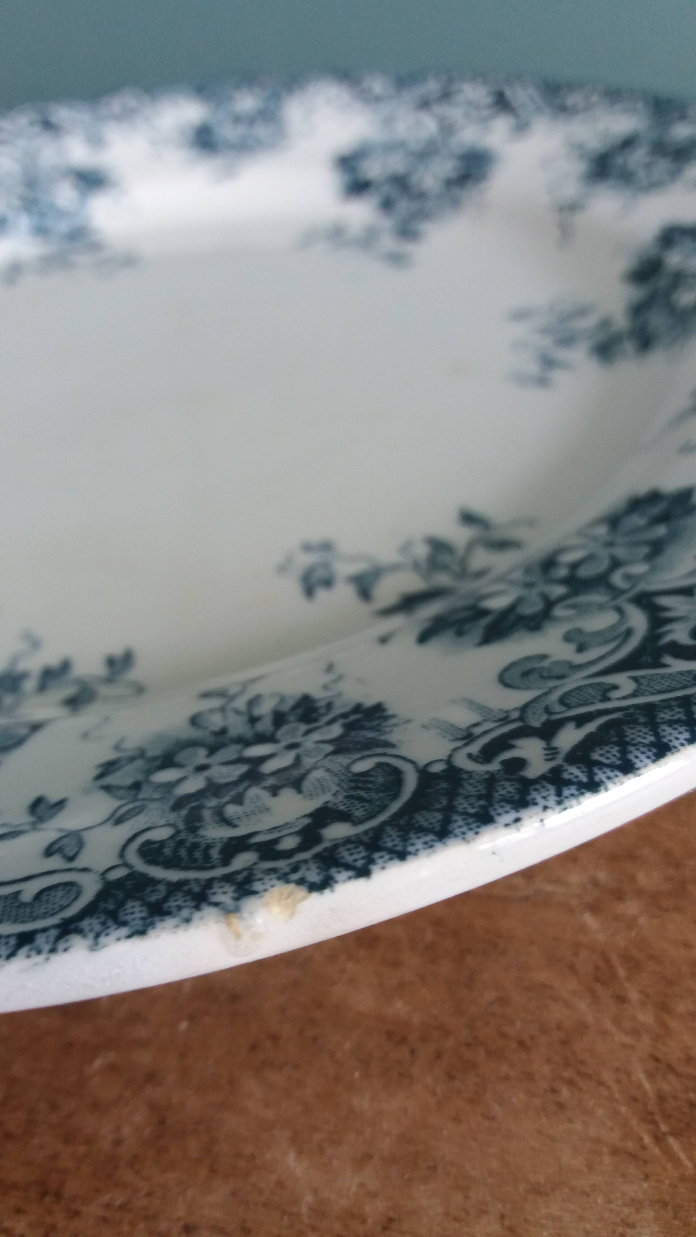 Flat plate from Saint-Amand and Hamage with Spring decoration.