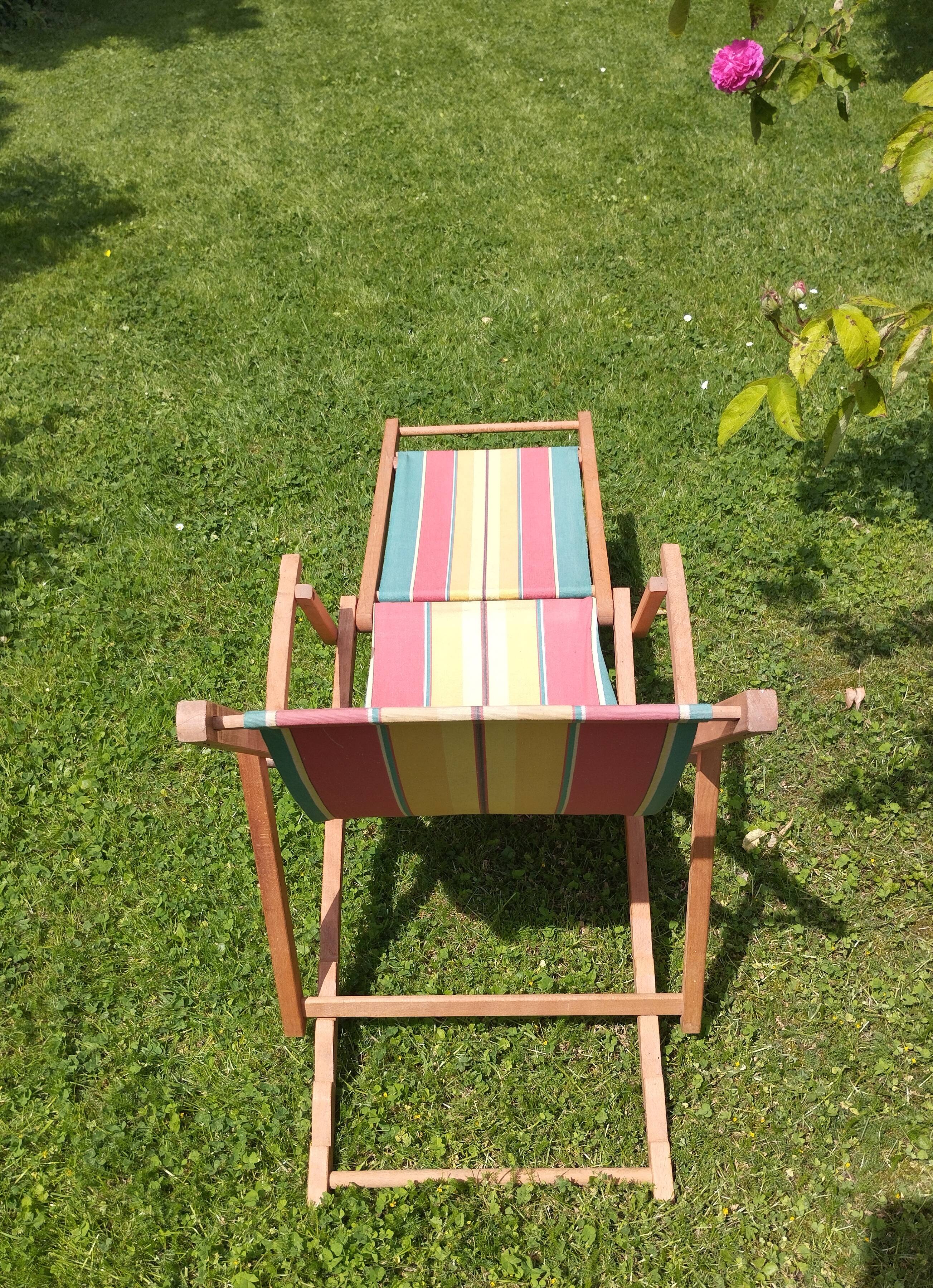 Vintage children's deckchair, sun lounger, striped canvas, 1960-1970.
