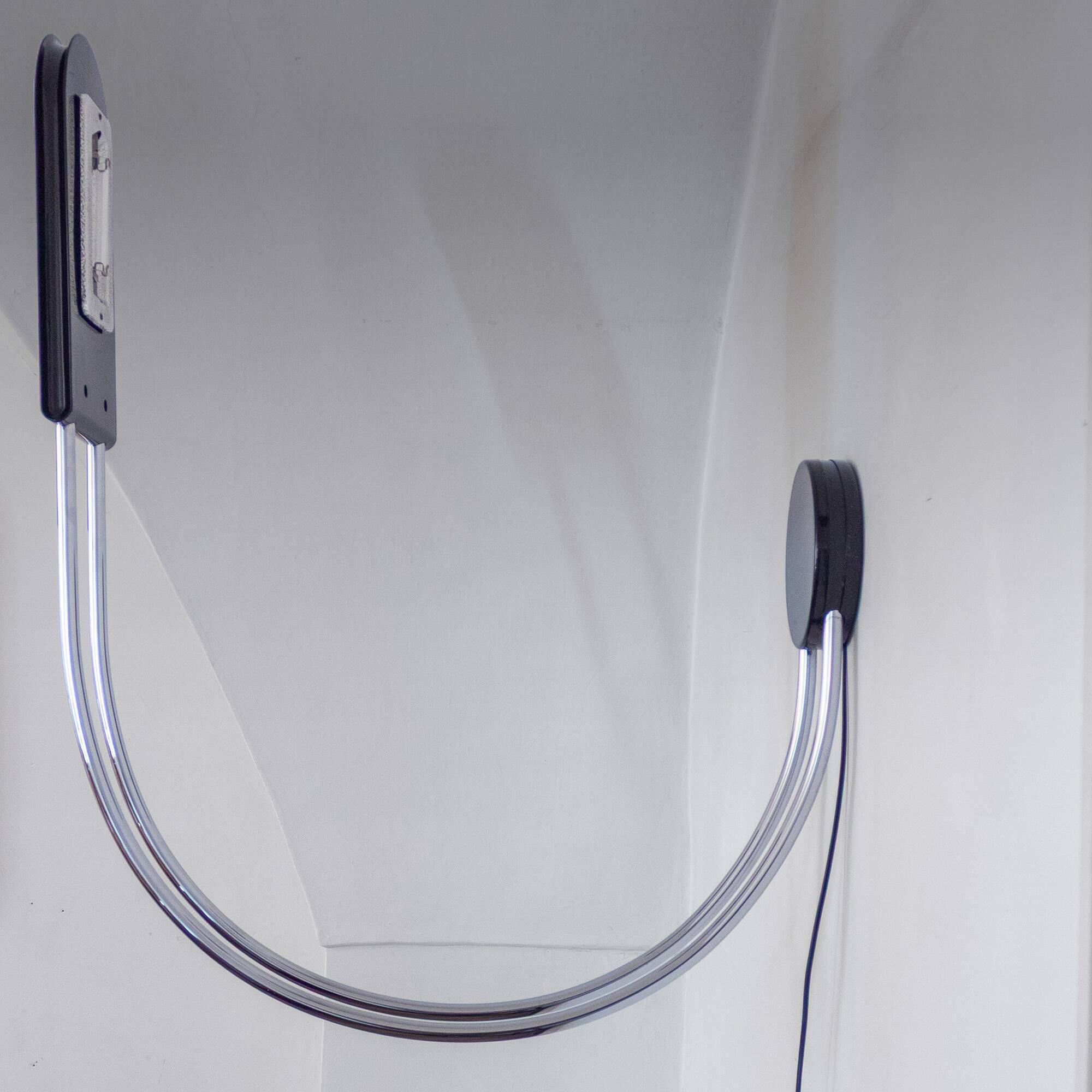 Pair of Design Wall Sconces "Gesto" , Bruno Gecchelin for Skipper, 1970s