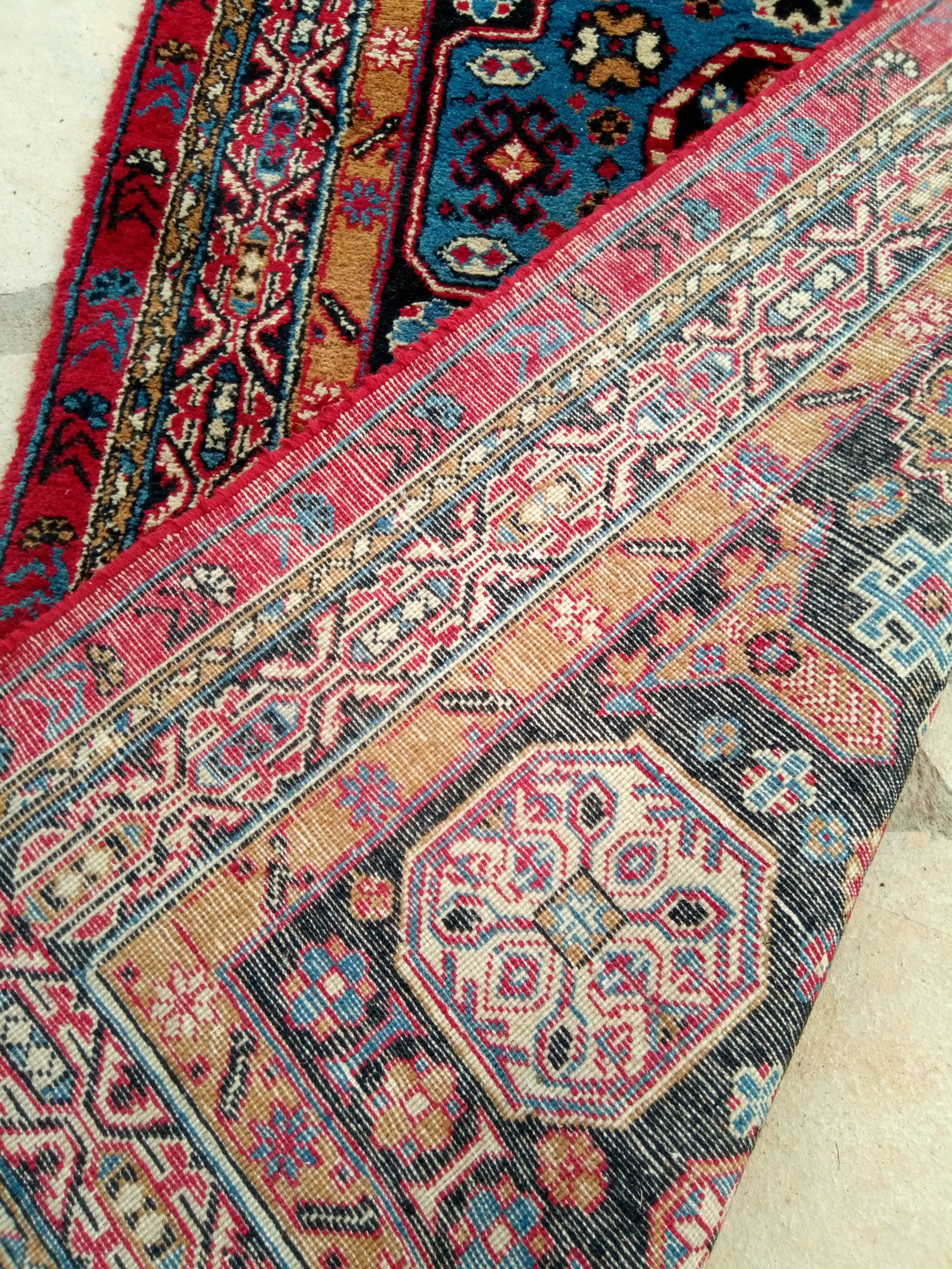 Old oriental rug made hands. 181 x 90cm