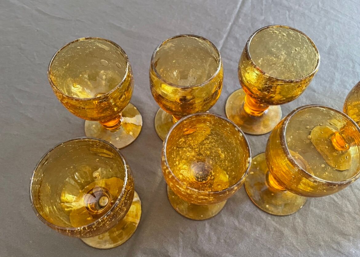 Amber bubble foot glasses