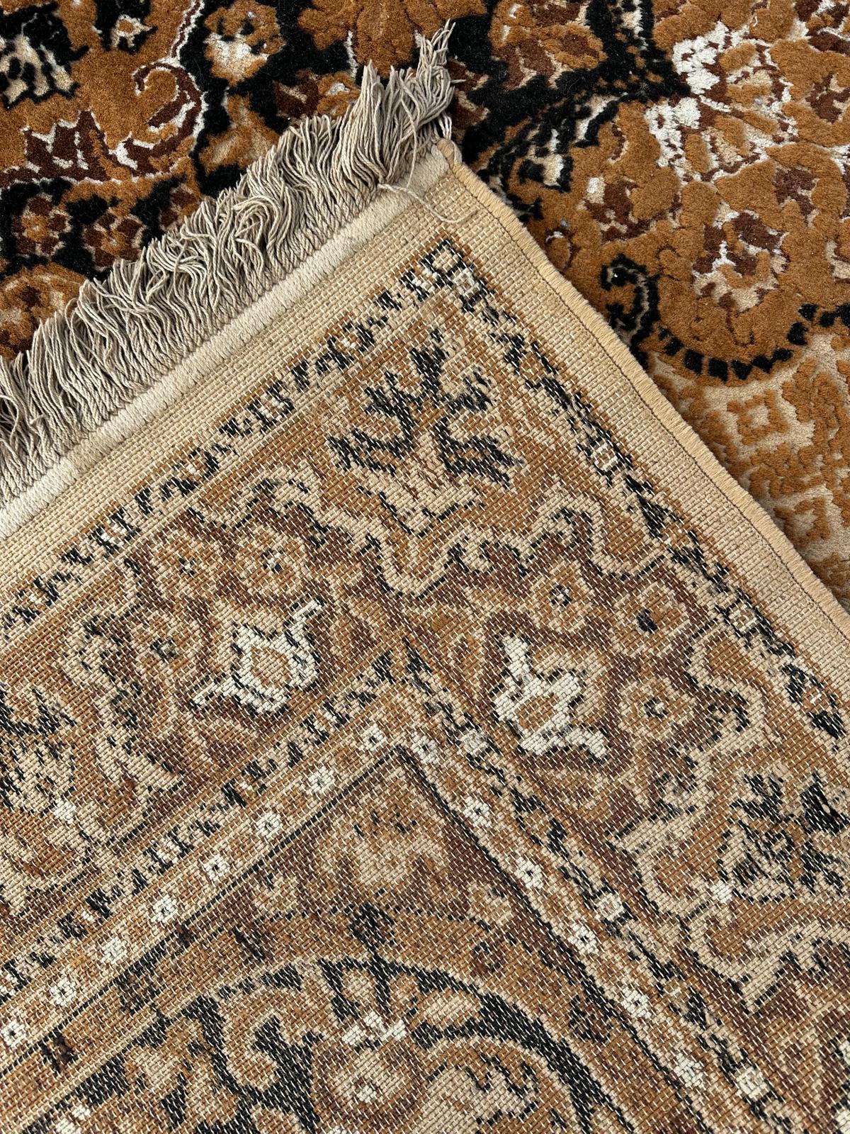 Oriental style rug 230cm x 170cm