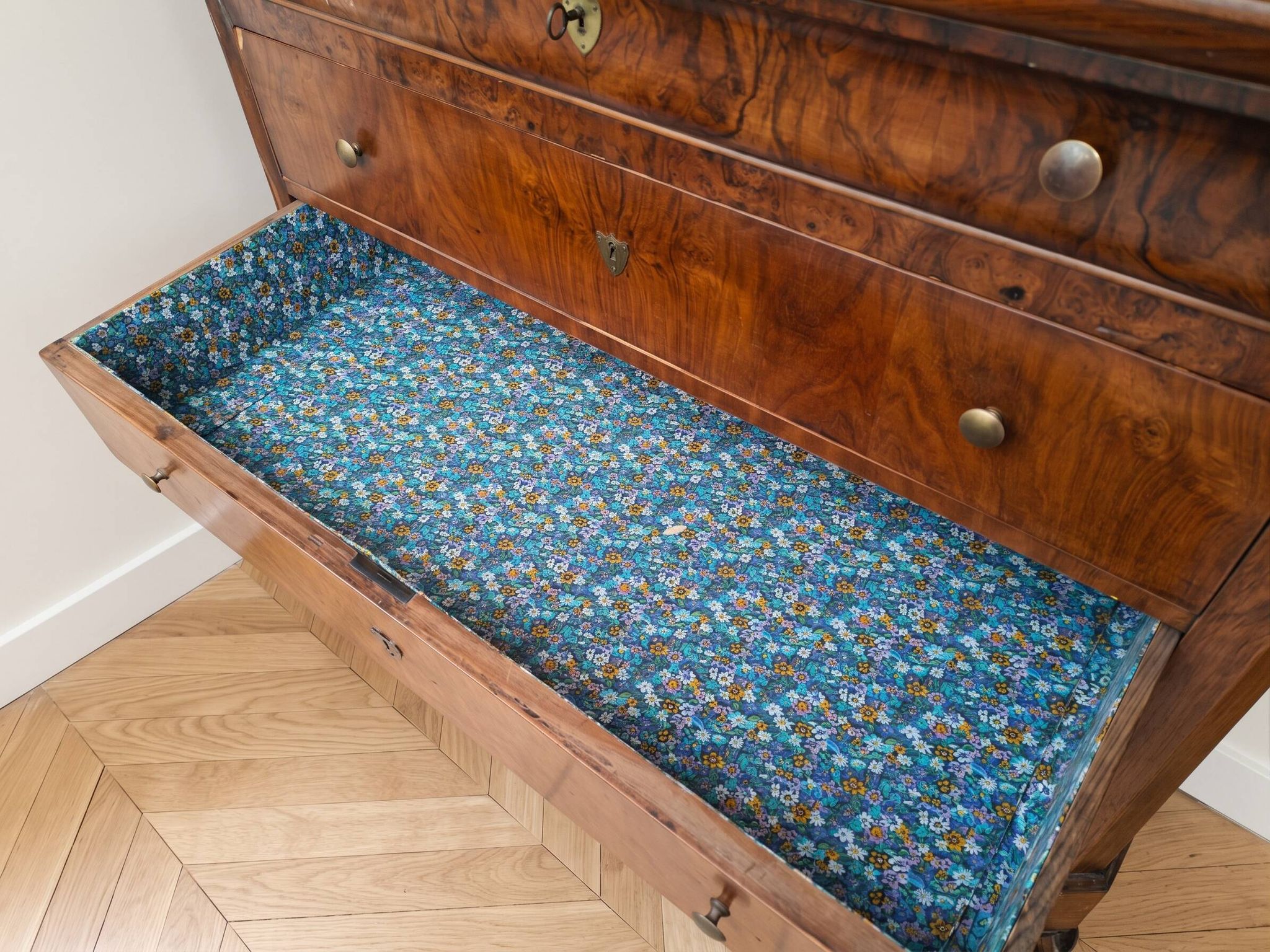 Antique solid wood chest of drawers