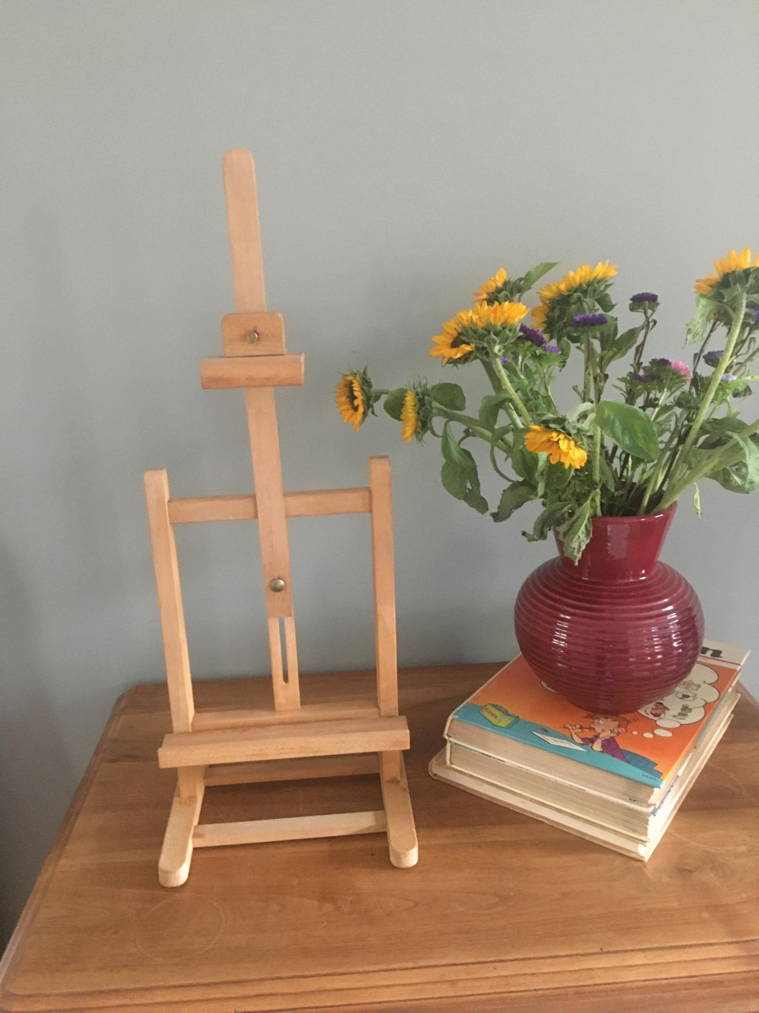 Vintage wooden table easel