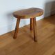 tabouret tripode brutaliste bois massif brutalisme