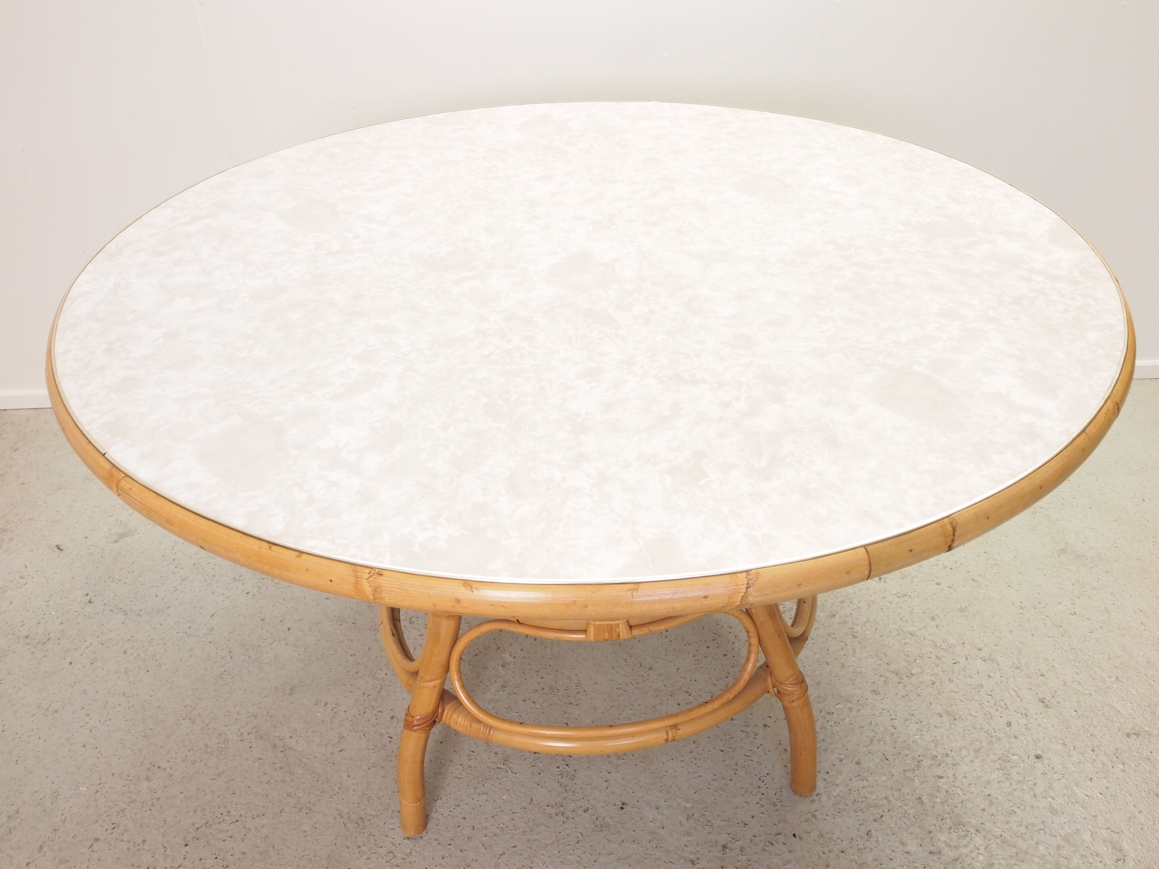 Vintage mid century dutch design rattan round table by Rohe