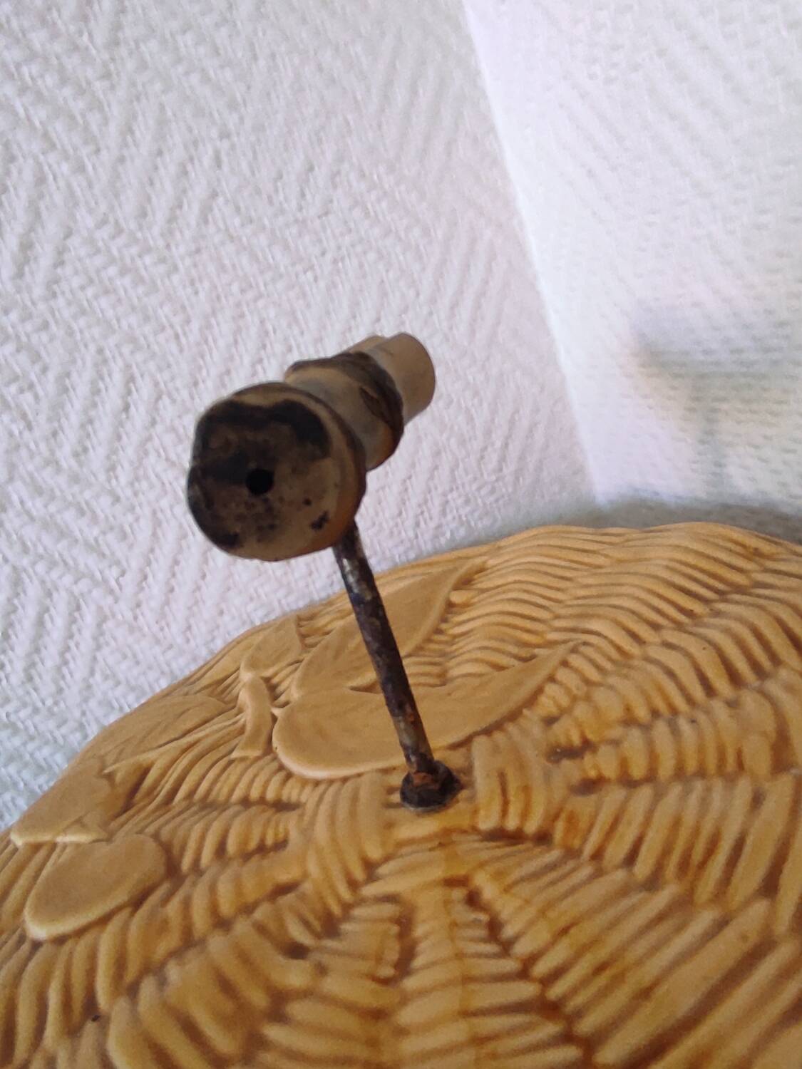 Ceramic cheese board with bamboo handle