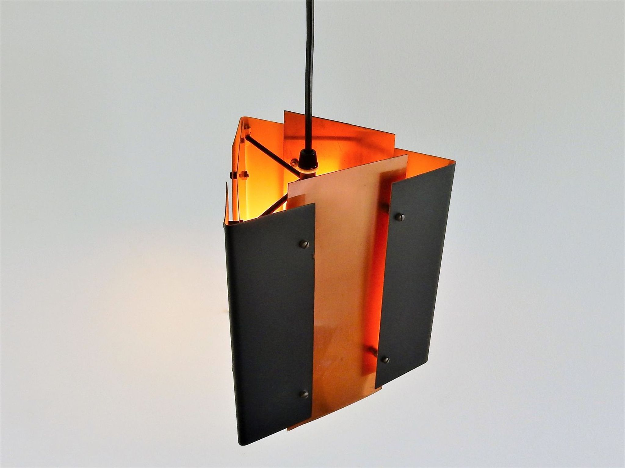 Suspension vintage triangulire en cuivre