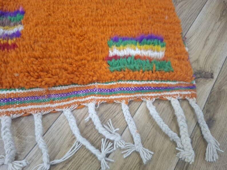 Handmade traditional Beni Ourain Berber rug, size 150 x 250 cm.