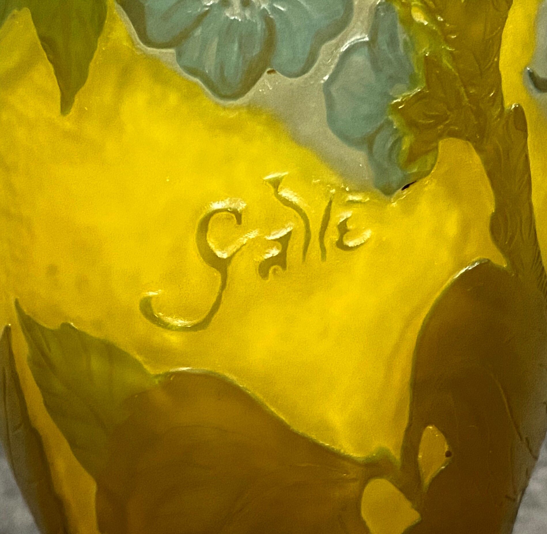 Vase in glass paste with trendy parakeets in a flowery universe signed Gallé