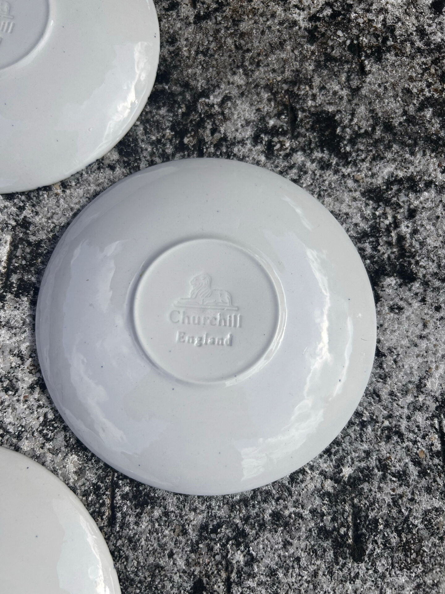 Set of 6 saucers Churchill England 13 cm diameter in porcelain