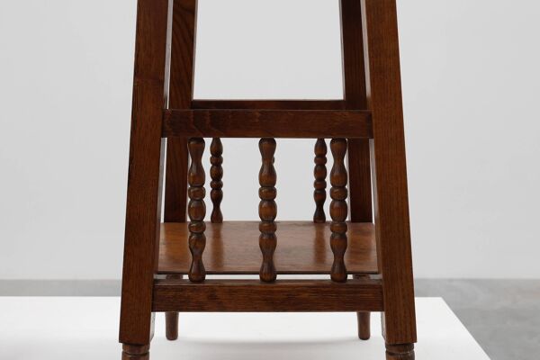 Paire de tables d'appoint rustiques en bois du XXe siècle avec plateau en carreaux de céramique