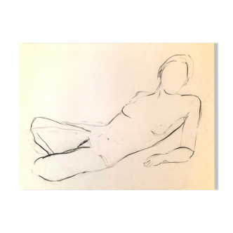Drawing nude in charcoal on paper