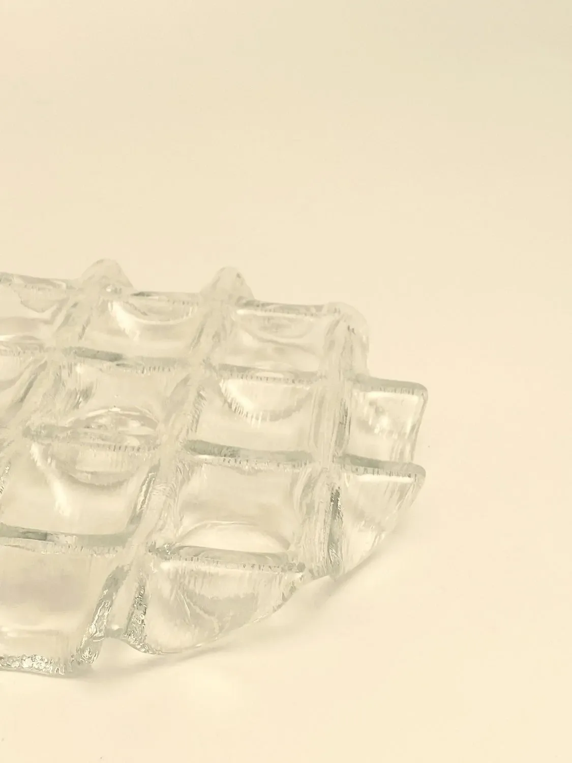 Muurla pressed glass pocket trays