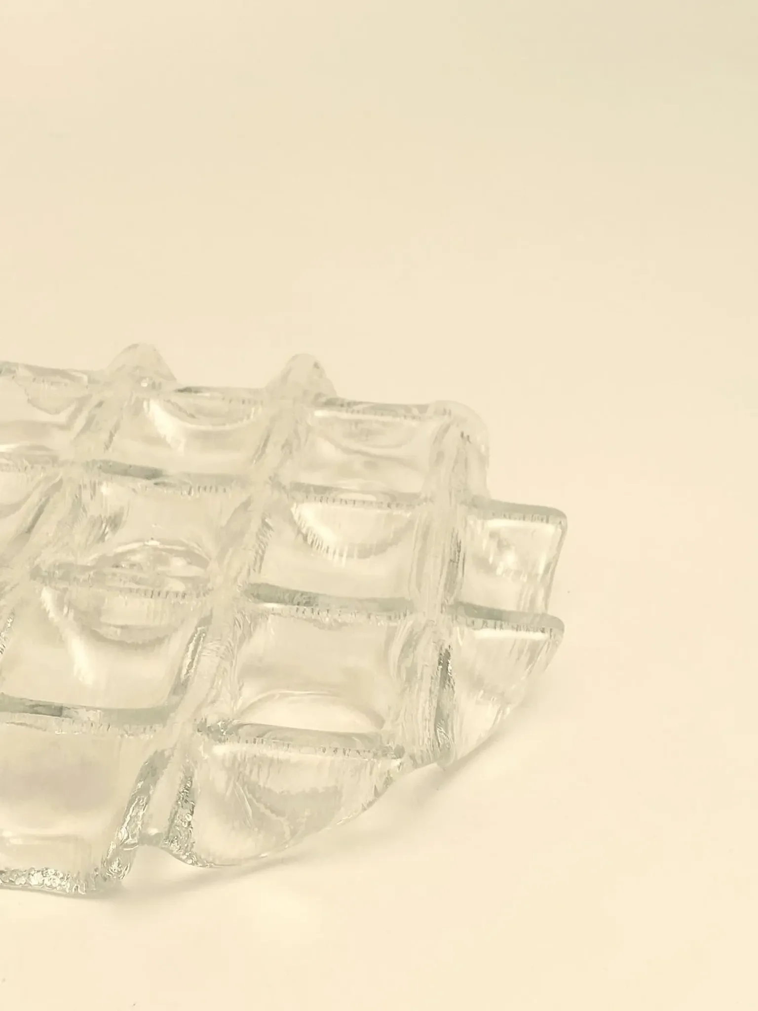 Vide-poches Muurla en verre pressé