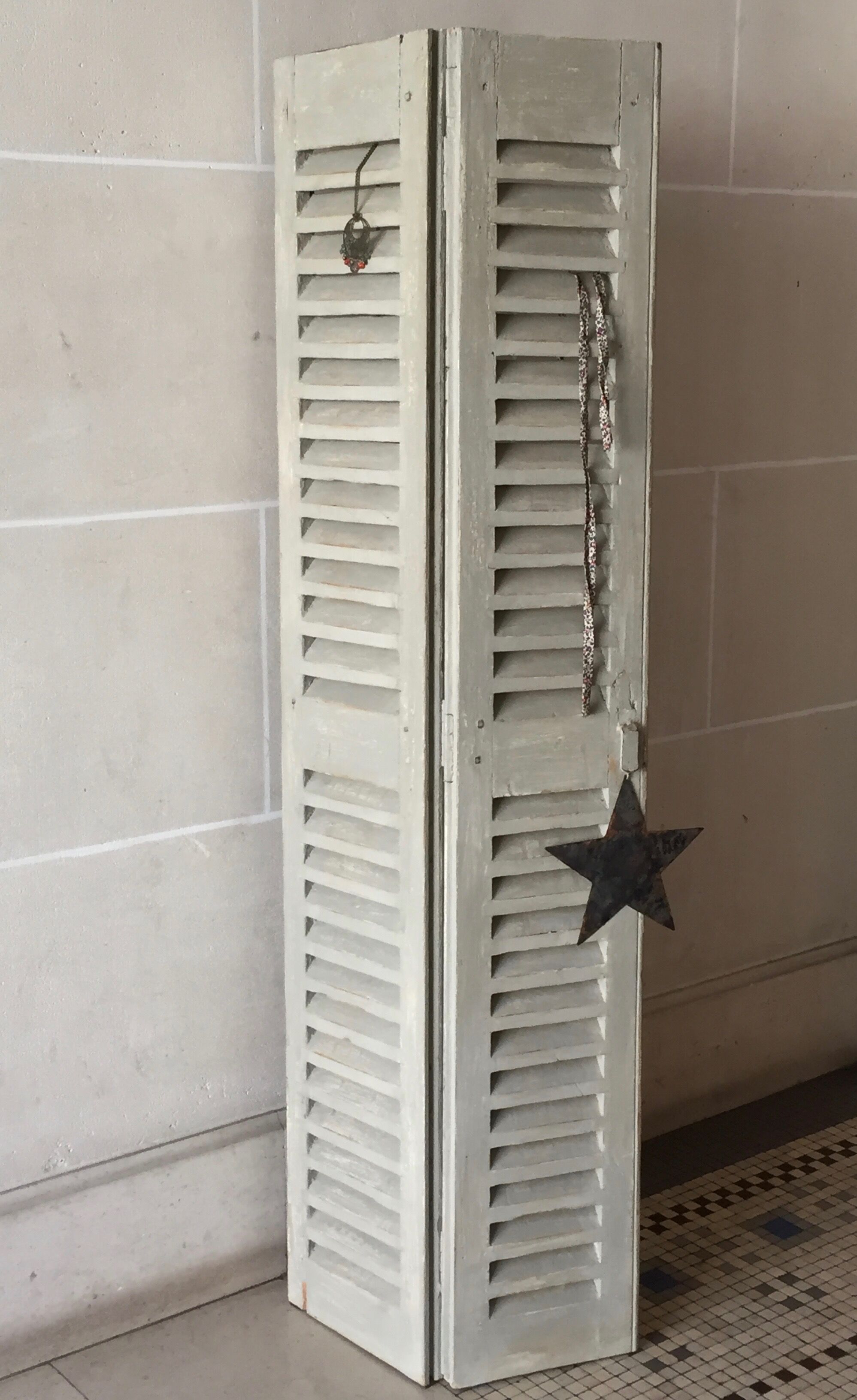 Shutters, ancient shutters