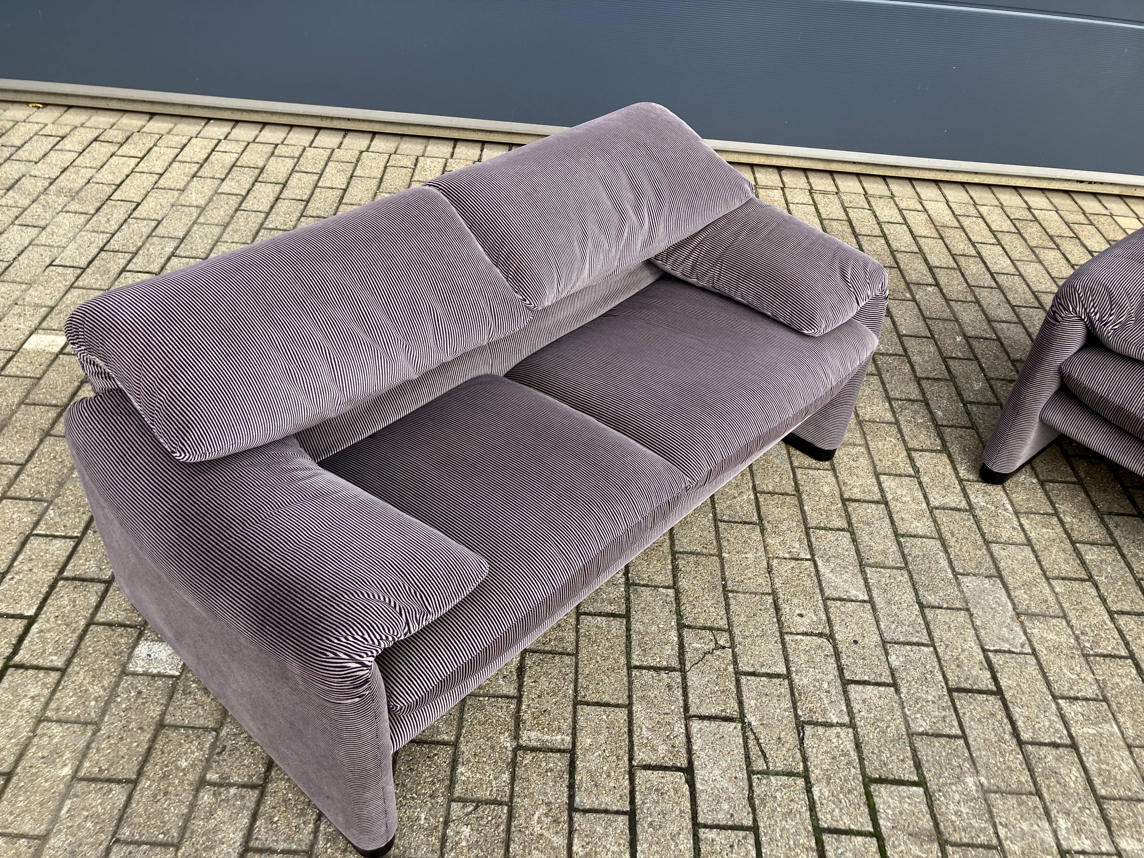 2x Cassina Maralunga 2zit original ribble fabric