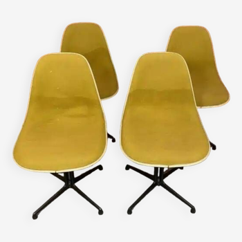 Série de 4 chaises “La Fonda” par Charles et Ray Eames pour Vitra