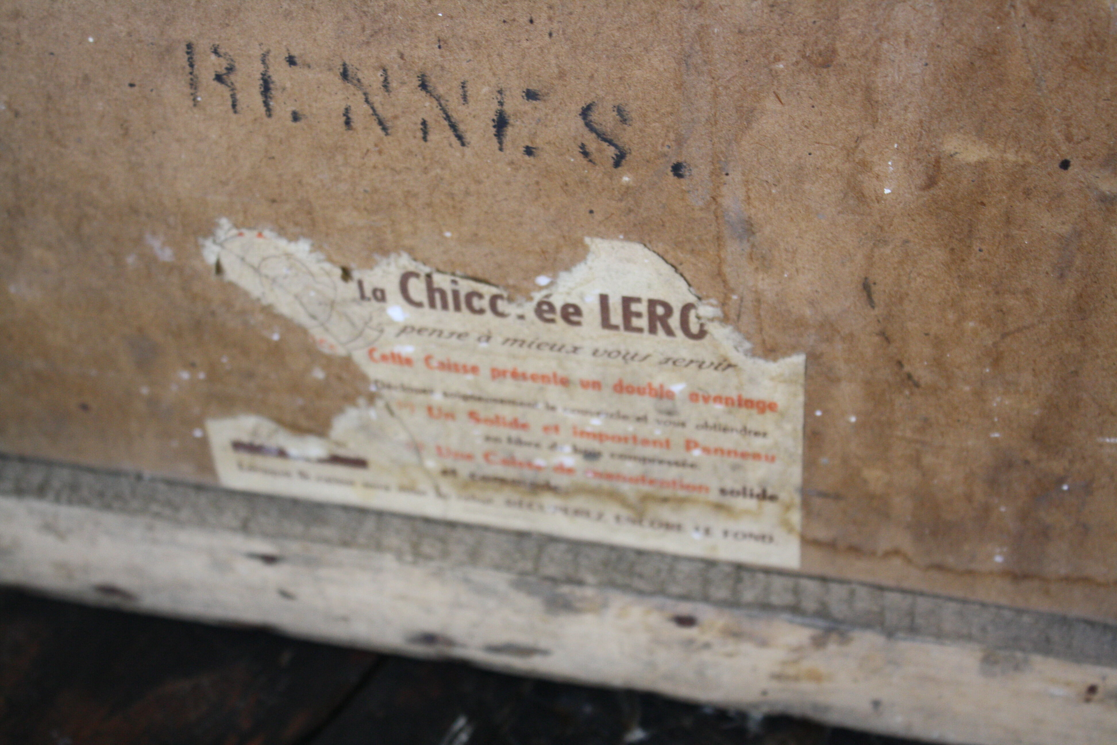 Leroux chicory wooden case