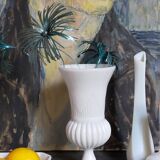 Vase balustre milk glass ancien début XXème