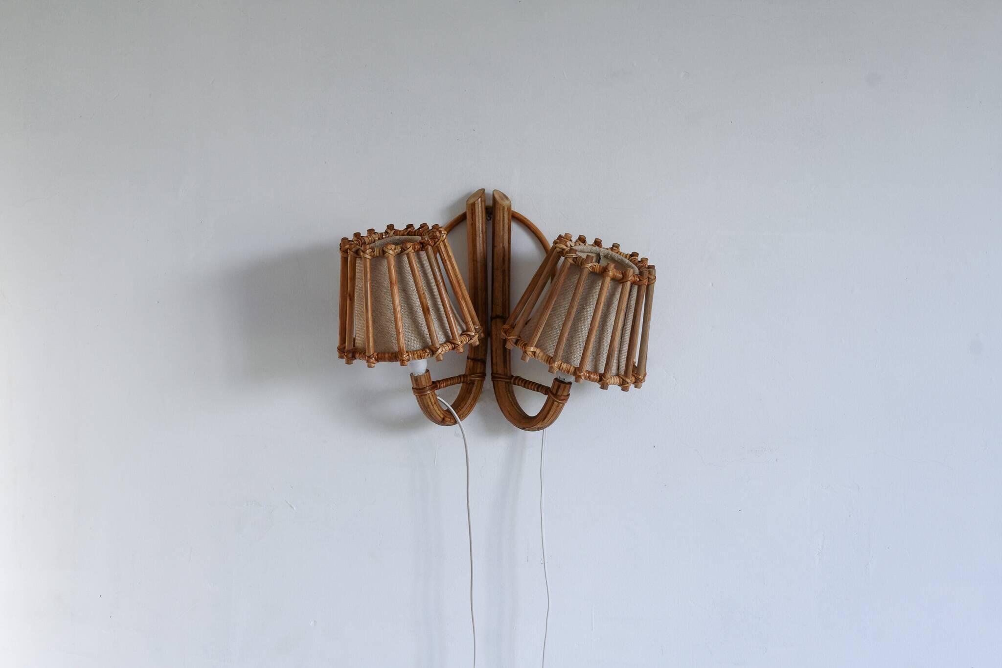 Mid-century Modern scones wall lamp