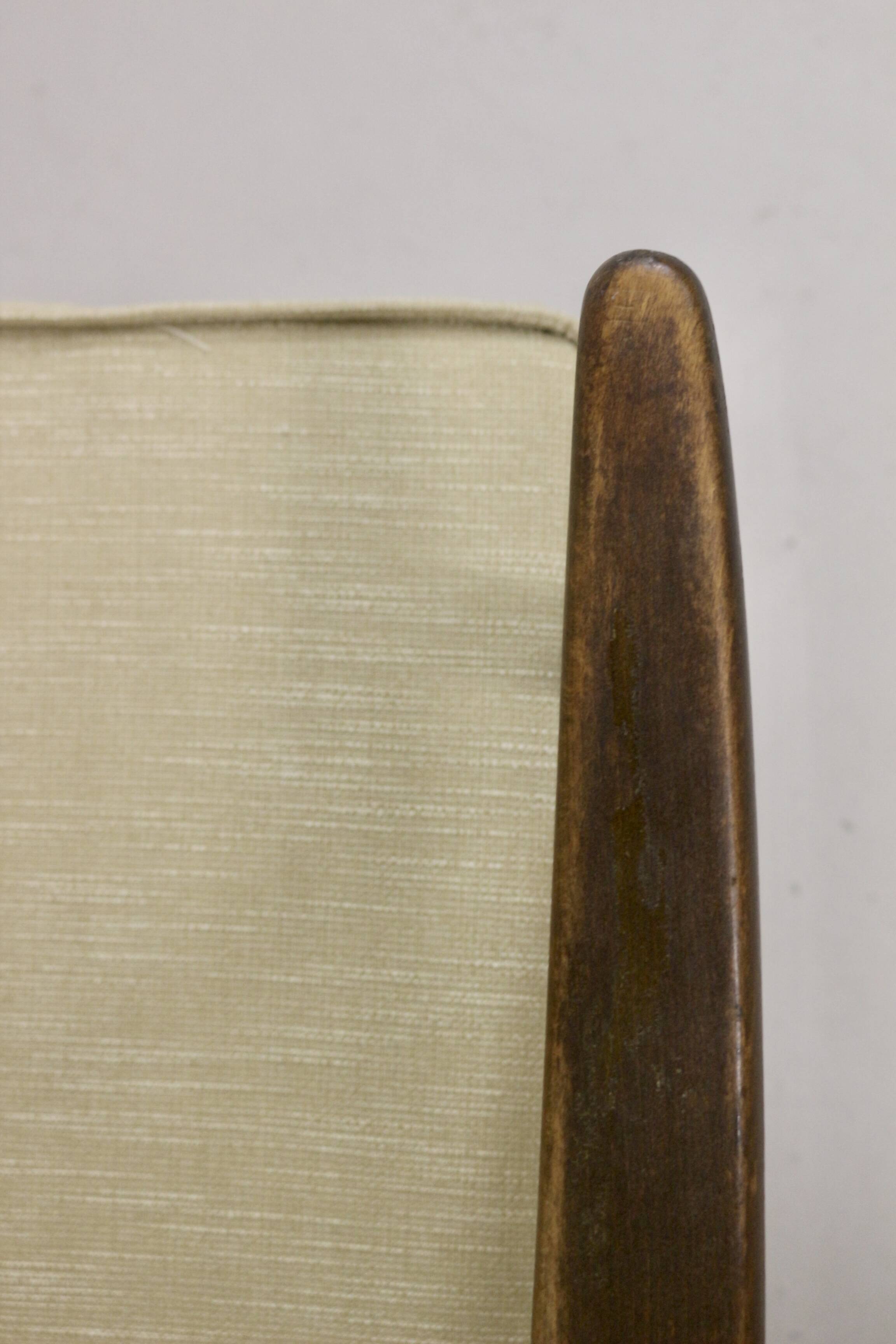 Scandinavian armchair 1960 curved armrests. Ref Cesaria