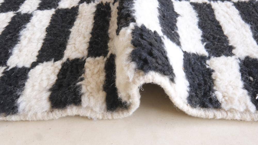 Contemporary Moroccan Rug - 268 x 212 cm