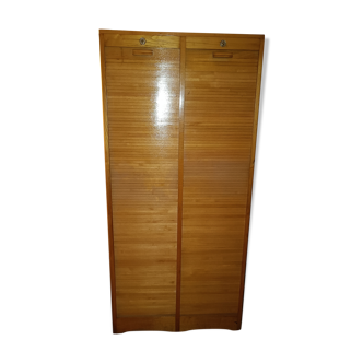 Curtain cabinet