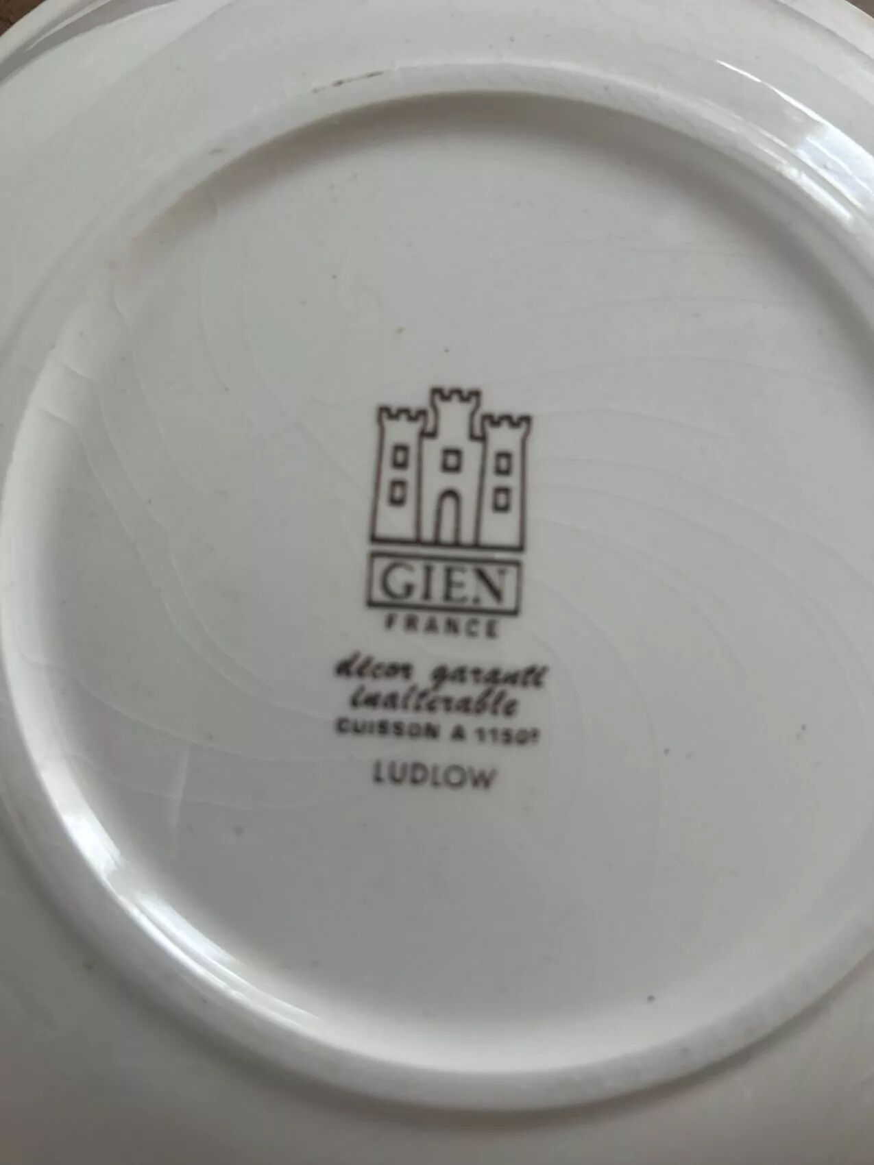 Set of 12 flat plates in Gien earthenware, Ludlow model, chic countryside dining.