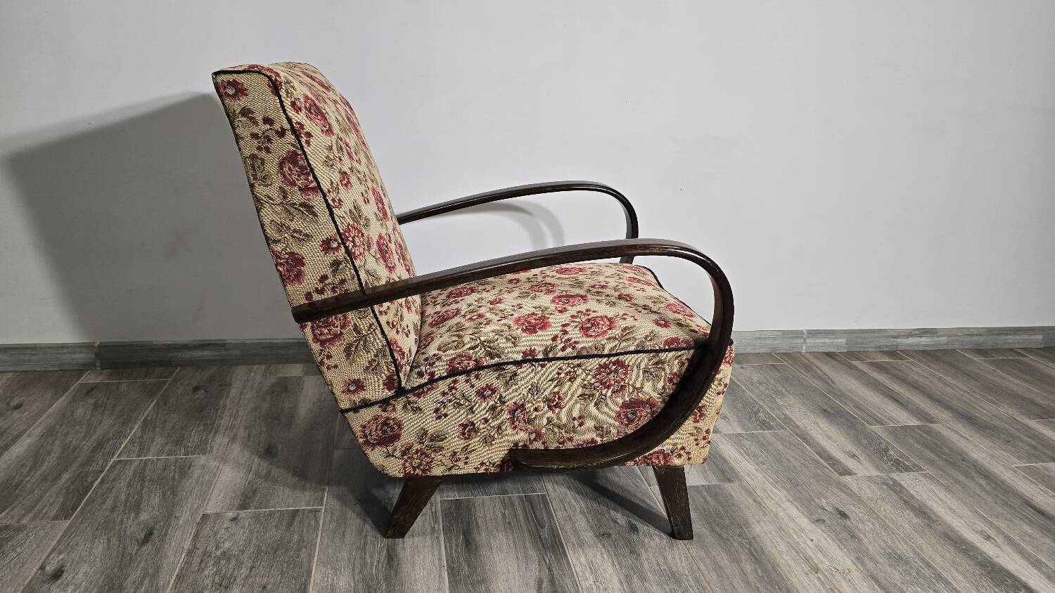 Art deco armchair by Jindrich Halabala, 1940s
