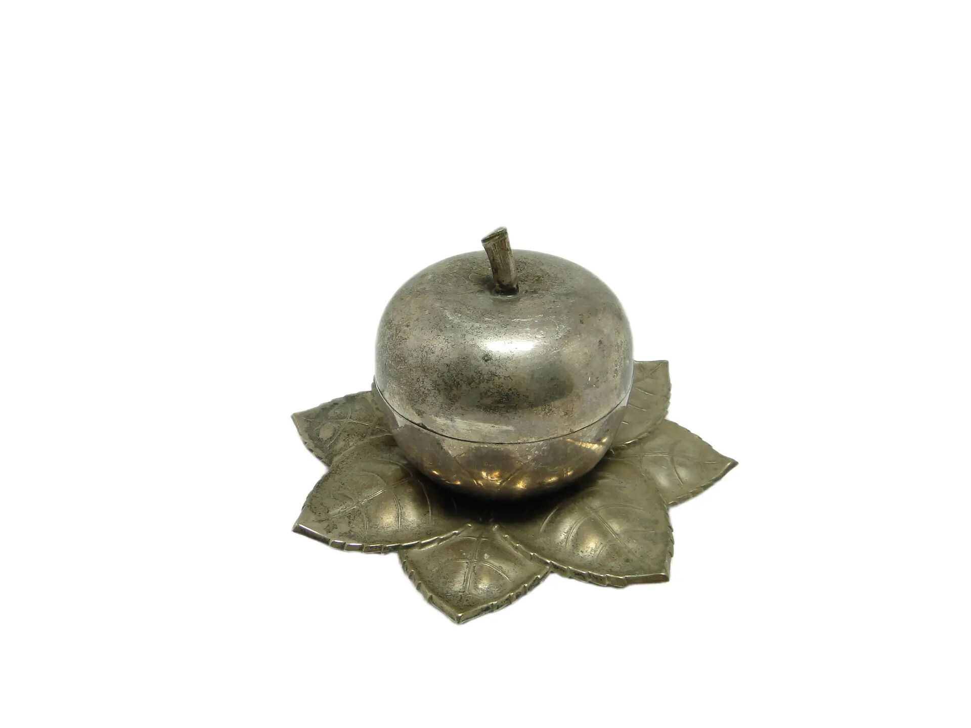 Sucrier Art Déco, en laiton argenté, Hongrie, années 1950.