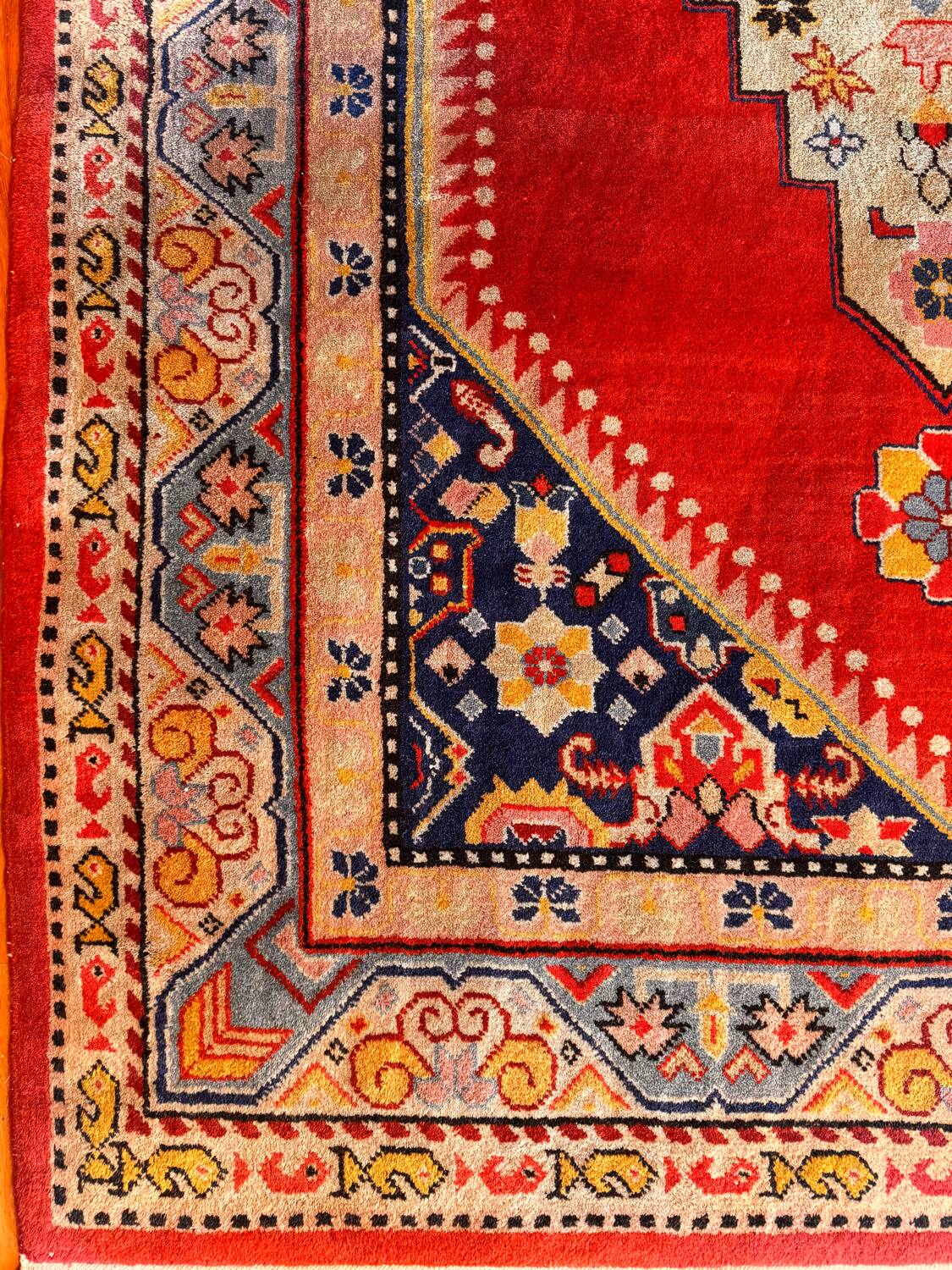 Vintage Sinkiang rug 224 cm x 136 cm