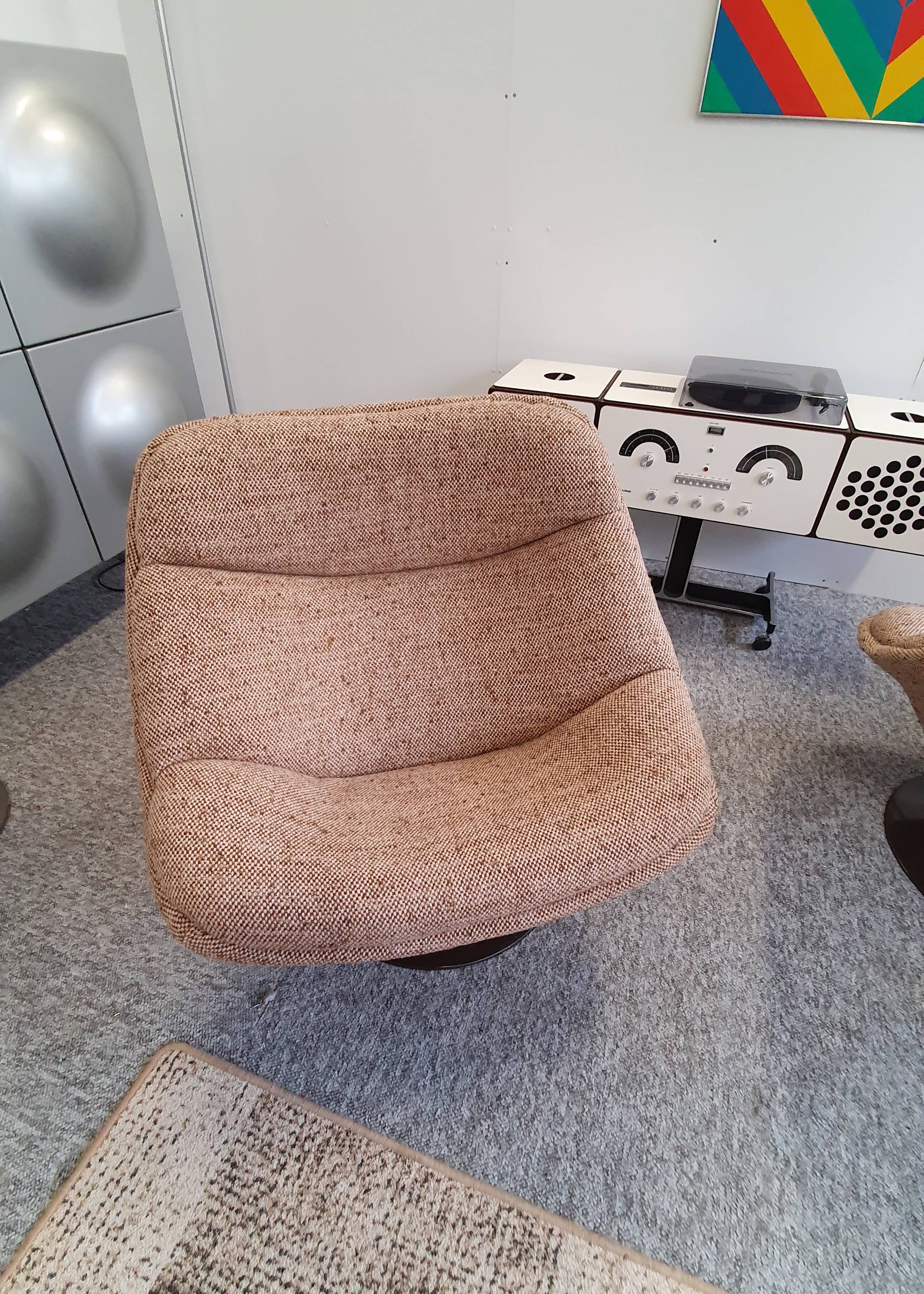 Paire de fauteuils lounge par Pierre Paulin F558 fabriqués par Artifort