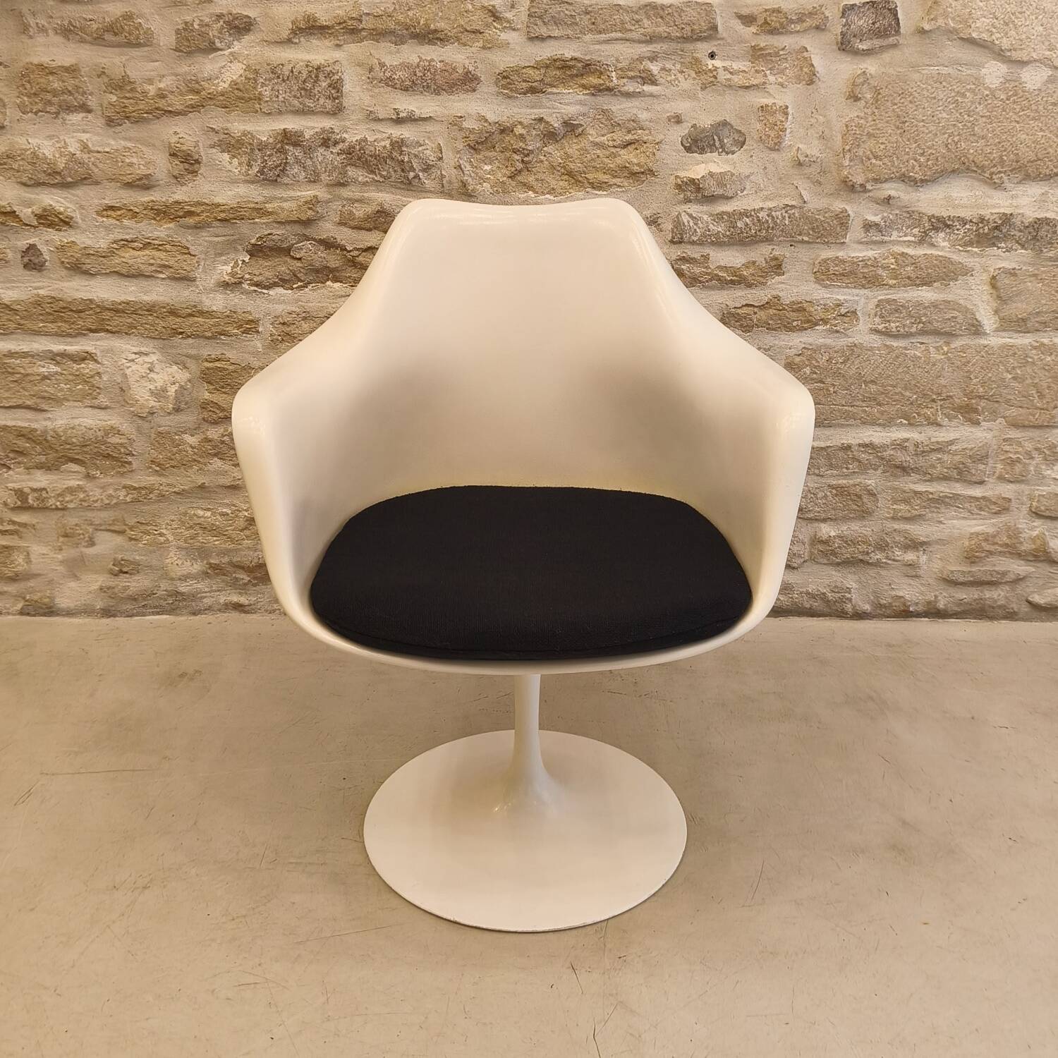 Tulip armchair, design Eero Saarinen, Knoll International, 1950