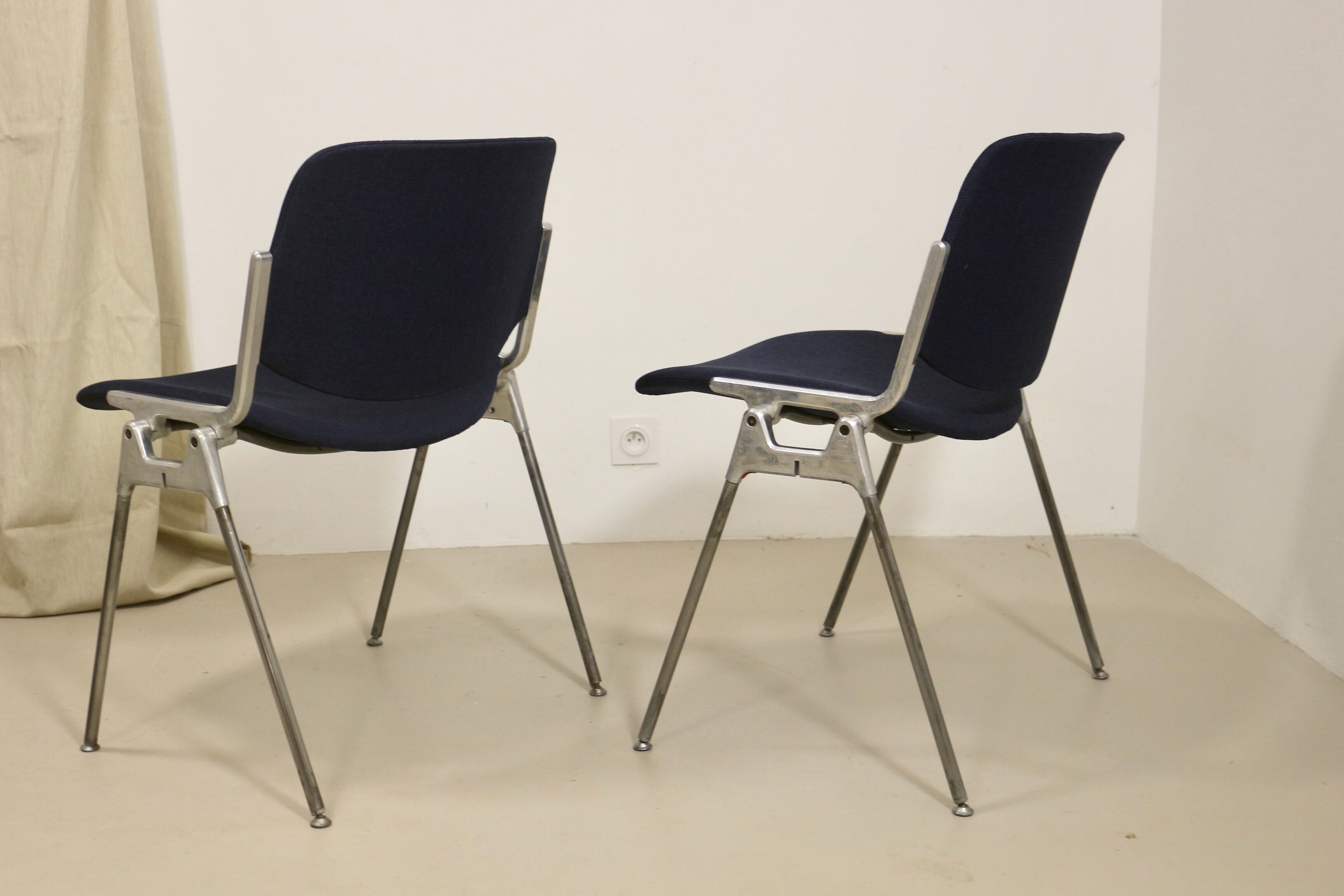 Pair of 2 vintage chairs DSC 106 by Giancarlo Piretti for Anonima Casteli 1965.Ref : Cat