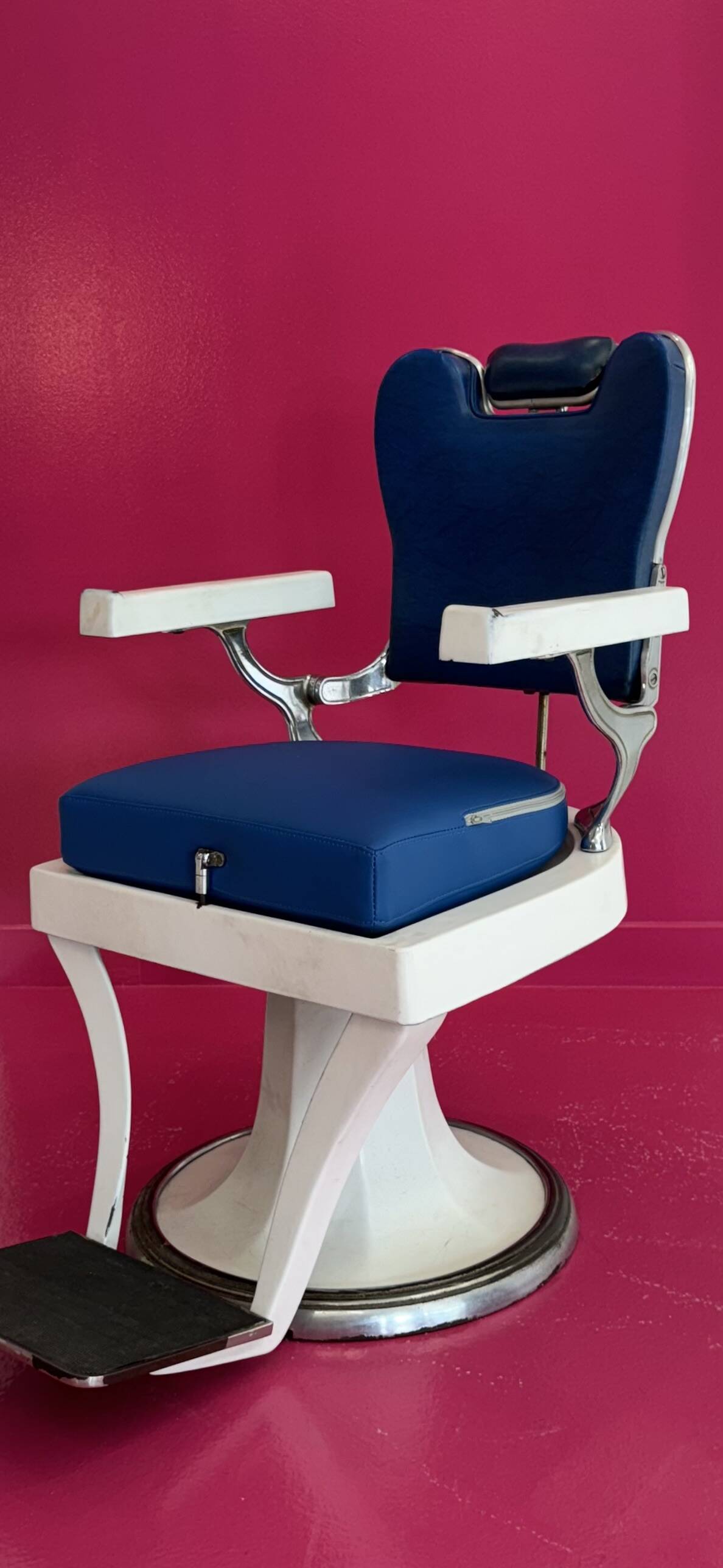 Vintage hairdressing chair