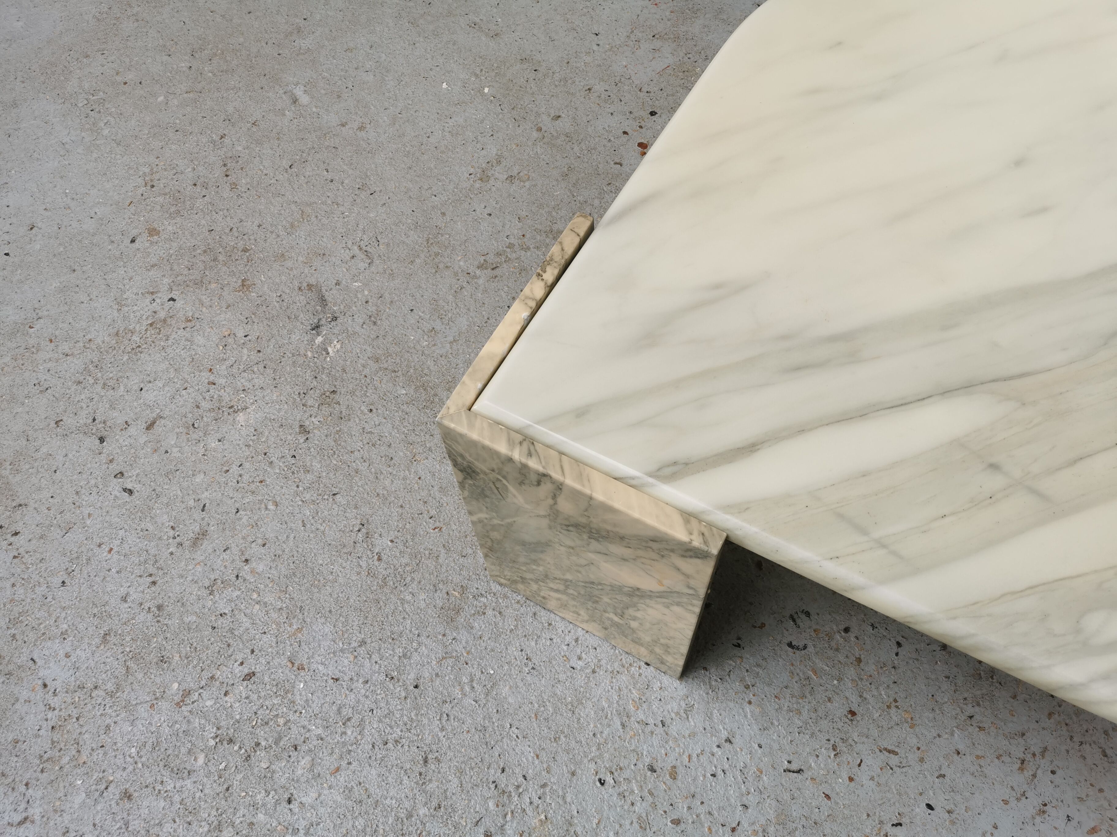 Table basse en marbre Roche Bobois