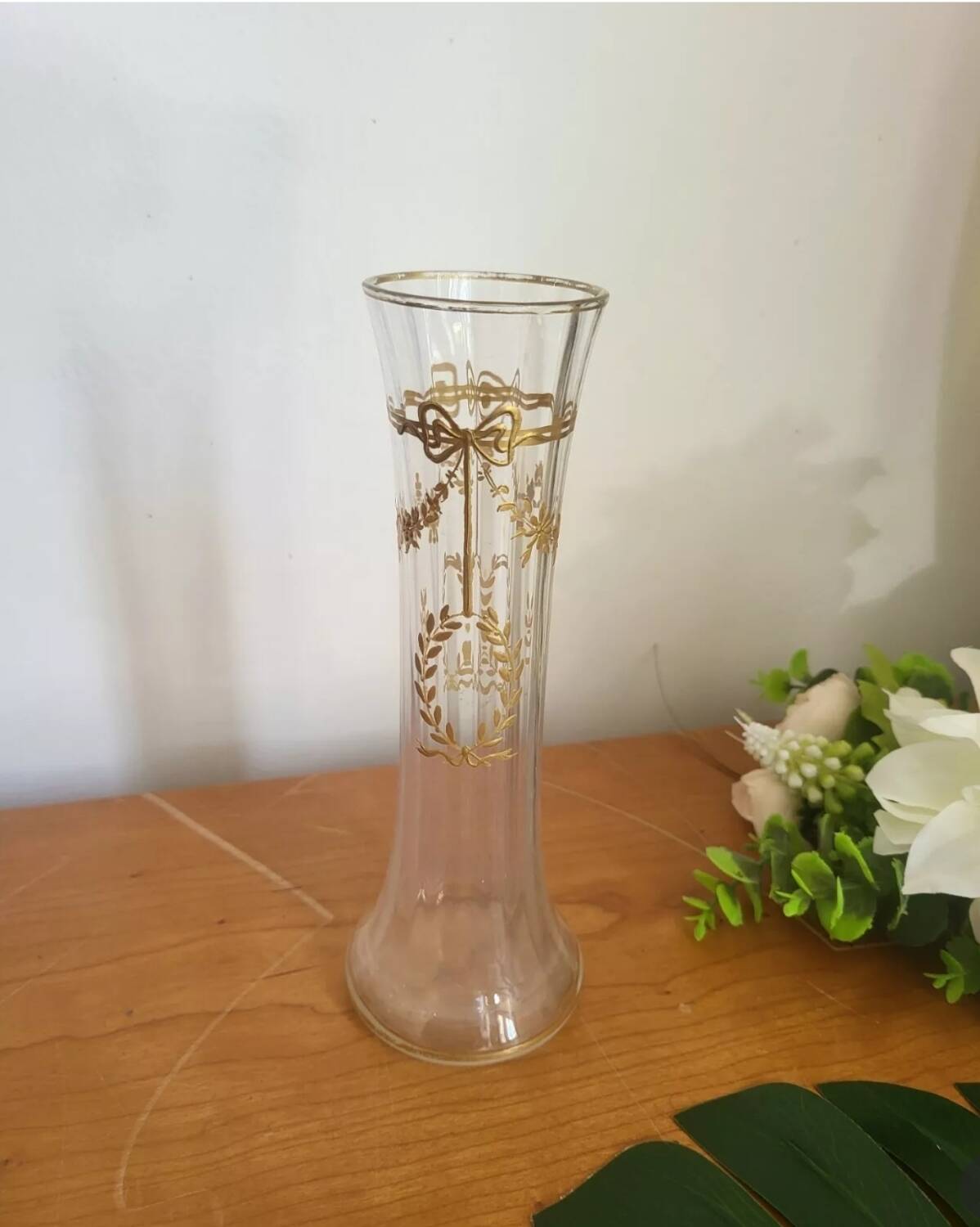 Vase en cristal doré à cotes vénitiennes