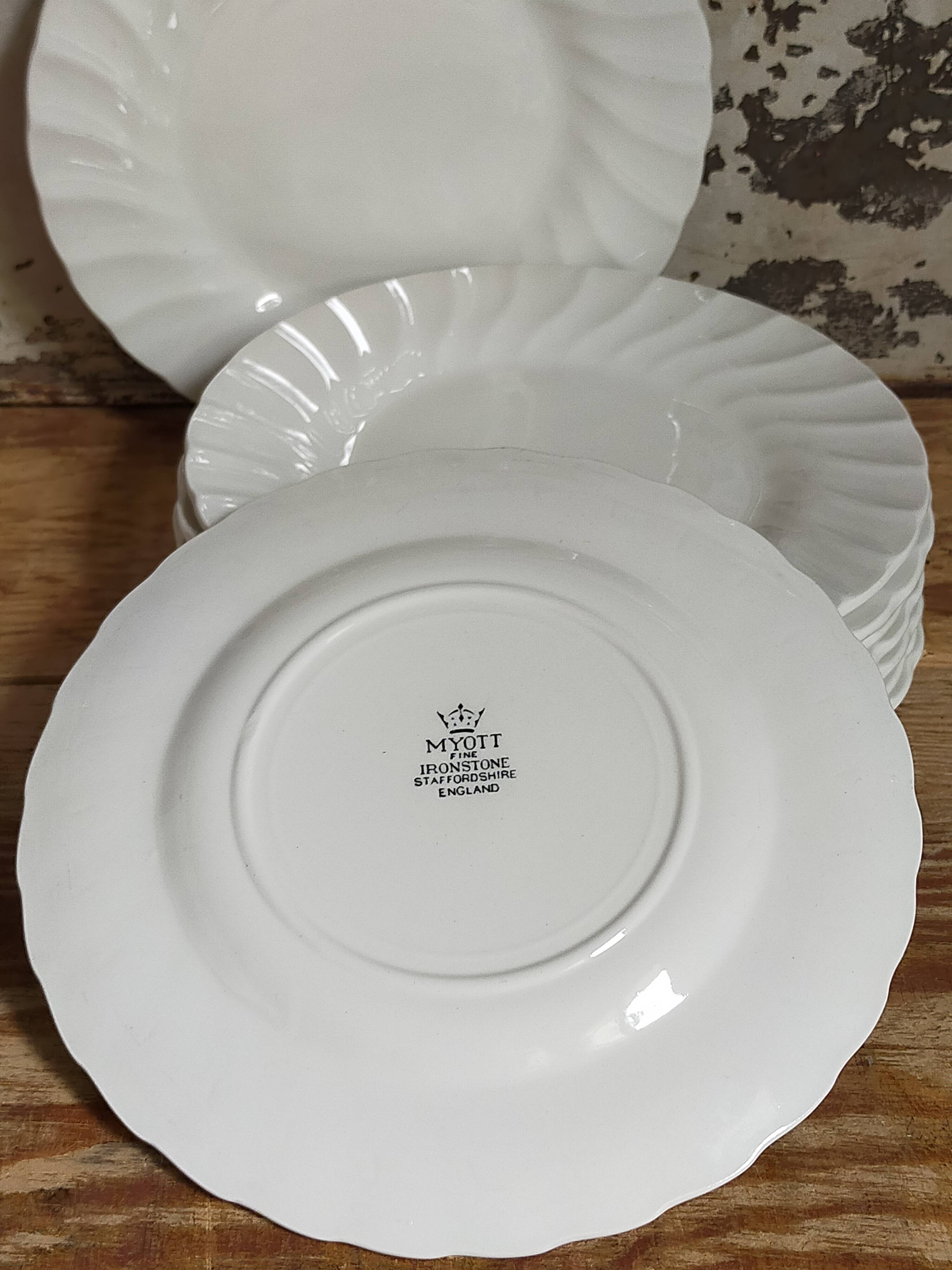 Nine fine English porcelain sweet plates