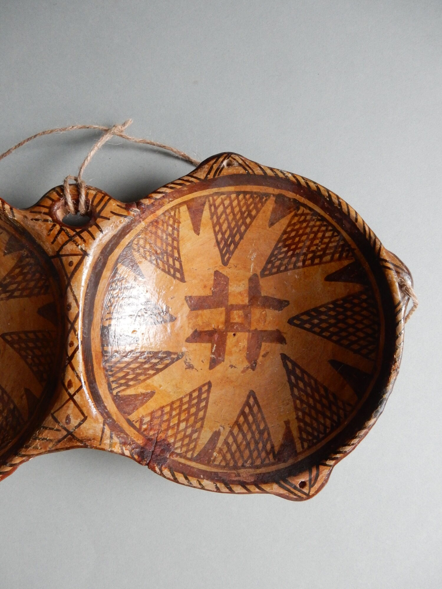 Berber dish ideqqi, artisanal pottery of Kabylia in terracotta