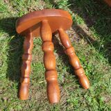 Cowherd tripod stool